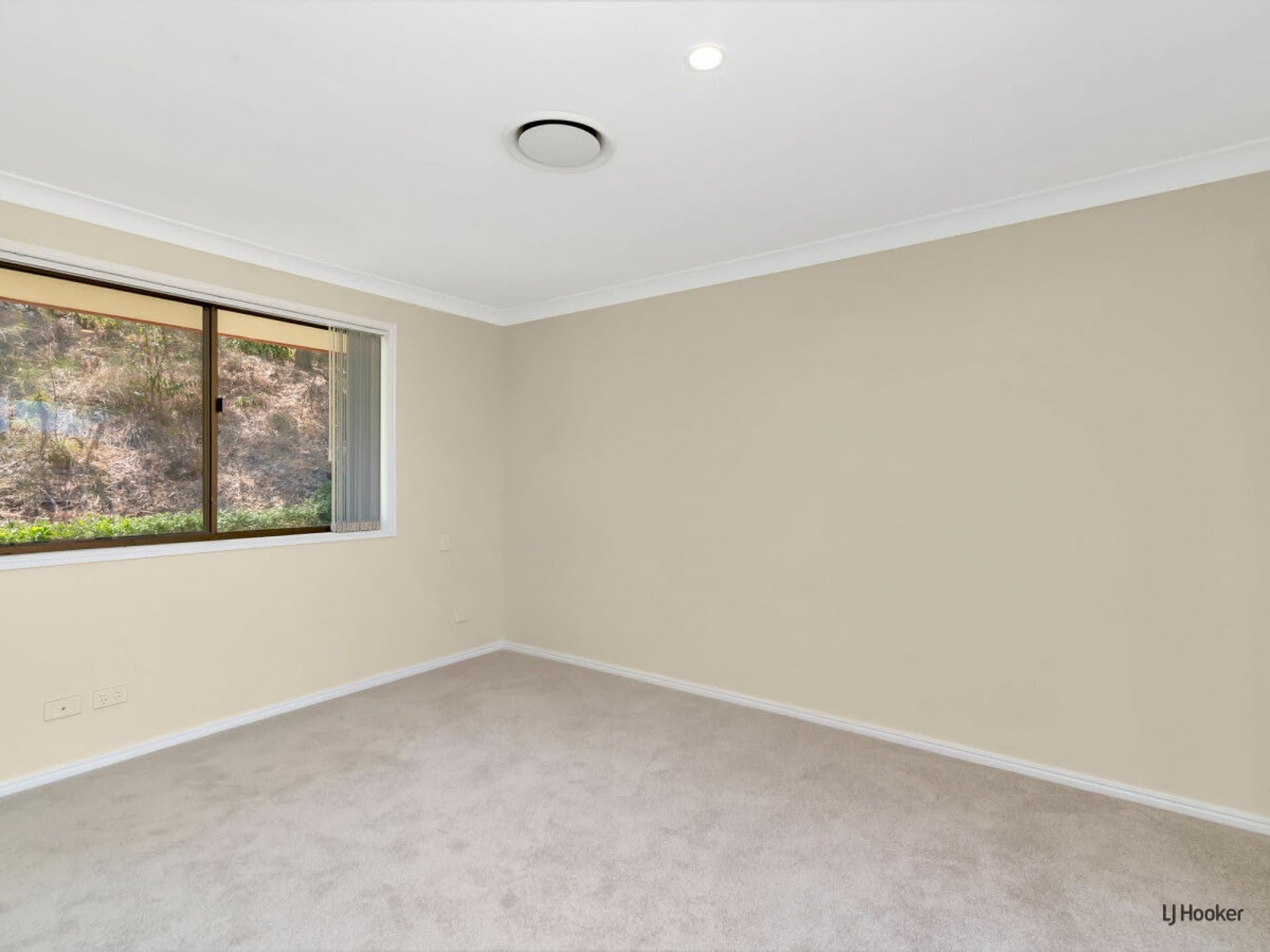 18 Bronzewing Close Elanora QLD, Elanora - Thumbnail 7