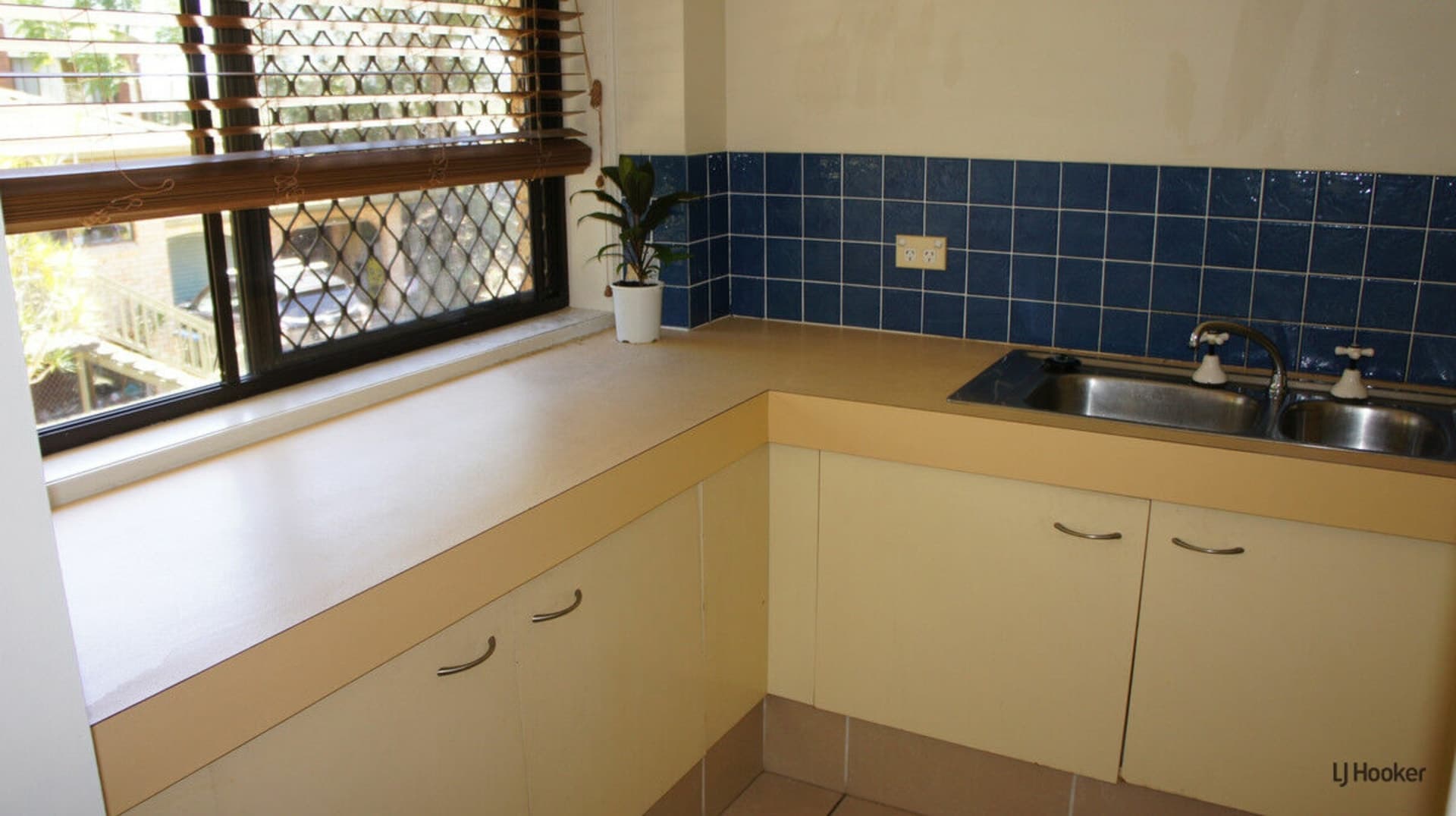 5/11, Elanora - Thumbnail 6