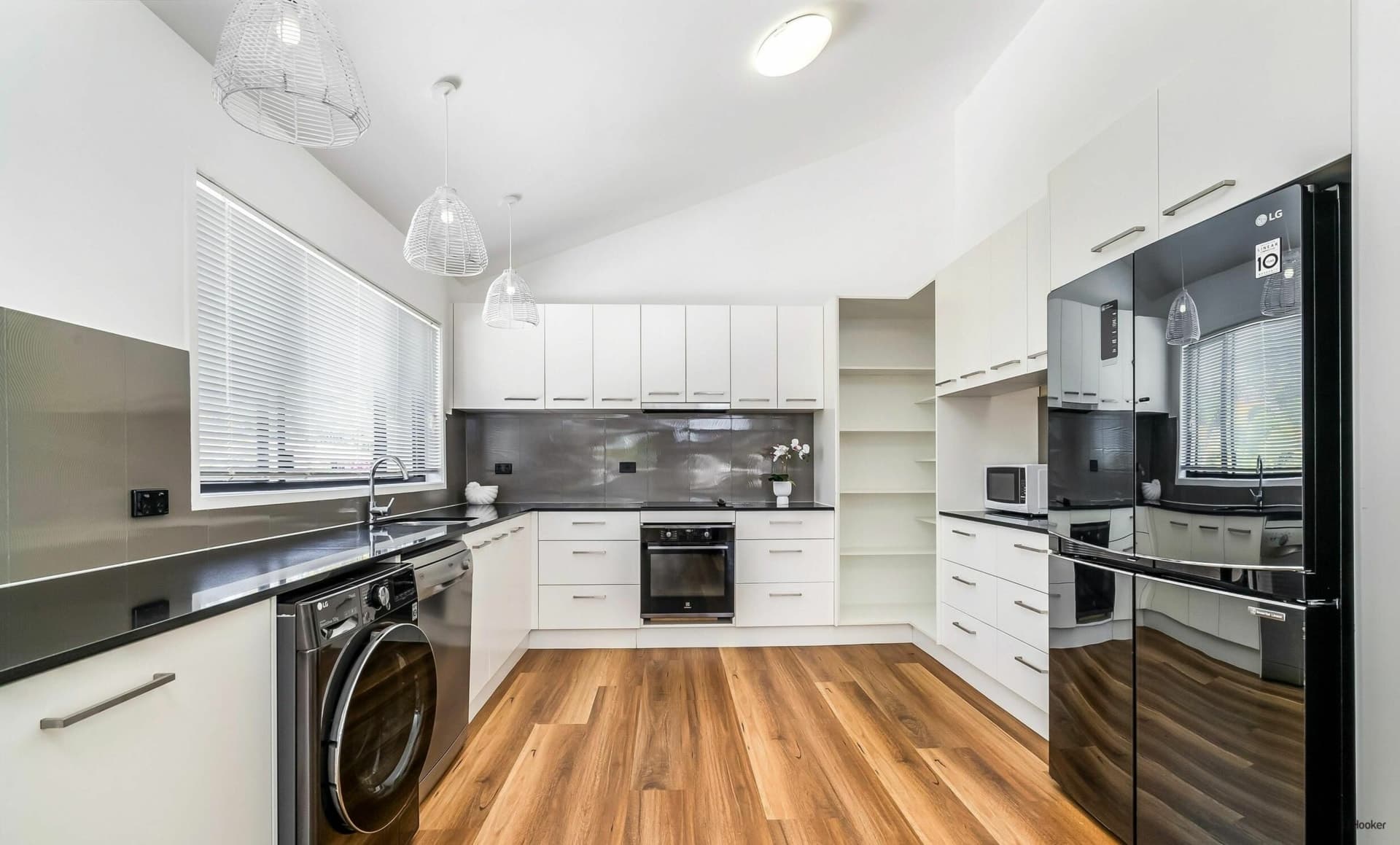 28 Bronzewing Close Elanora QLD, Elanora - Thumbnail 6