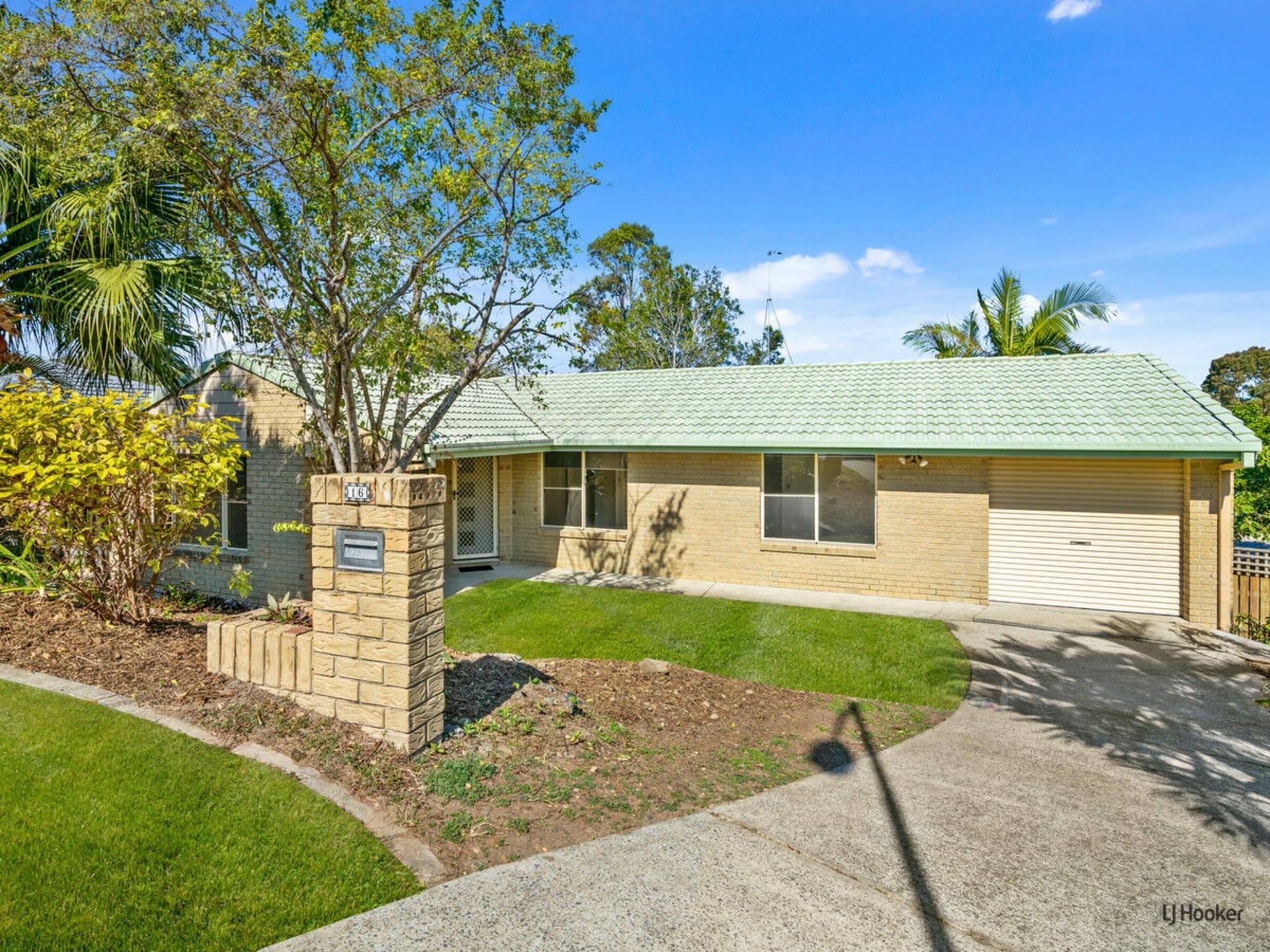 16 Daphne Court Elanora QLD, Elanora - Image 1