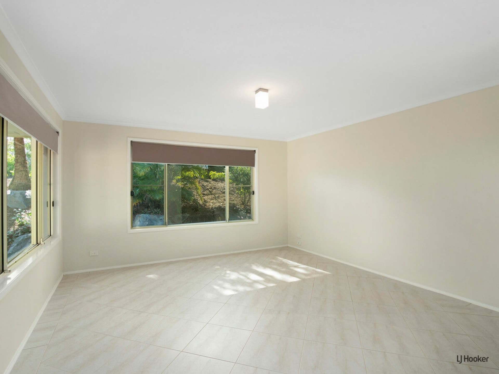 16 Daphne Court Elanora QLD, Elanora - Thumbnail 7
