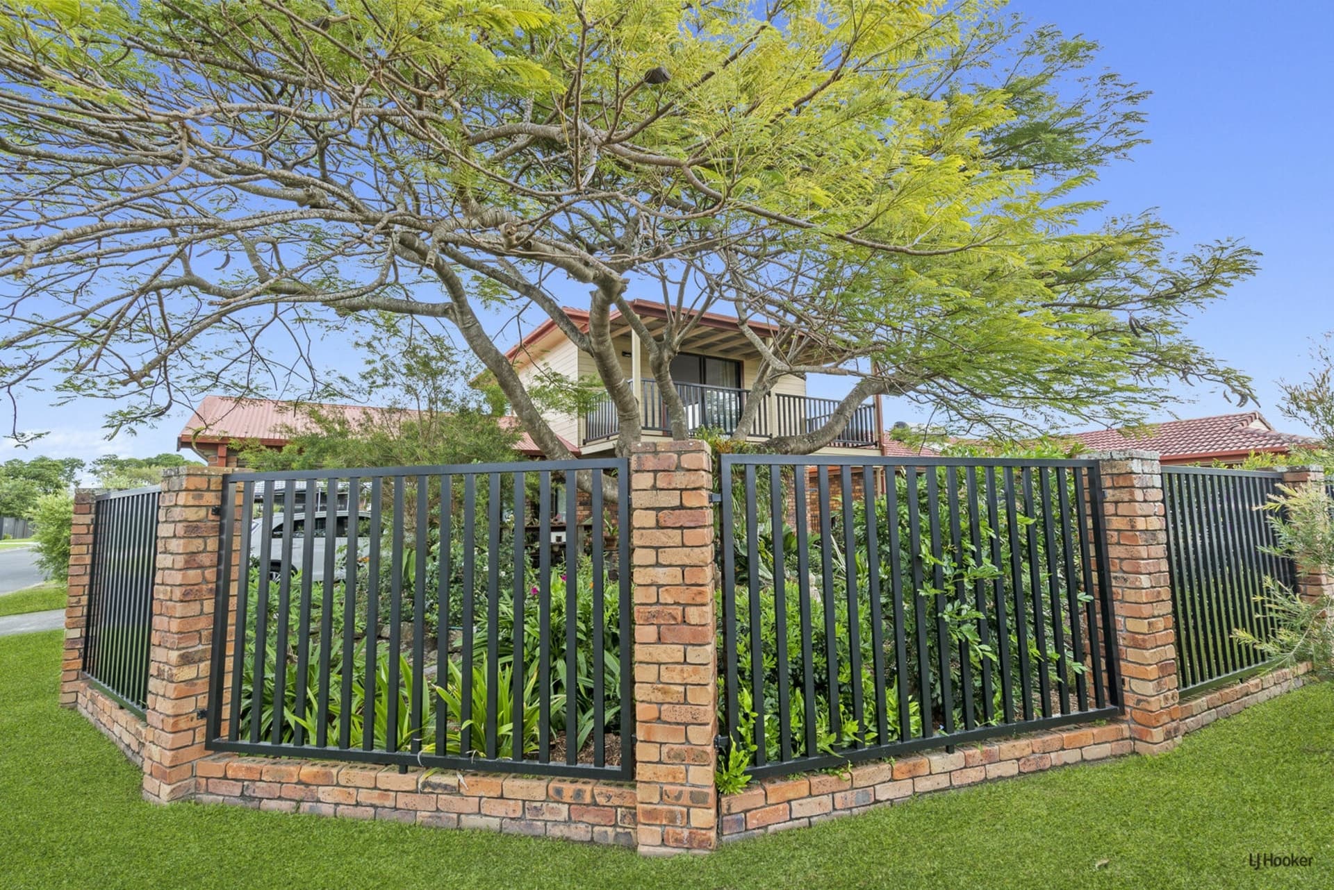 18 Holbrook Way Elanora QLD, Elanora - Thumbnail 4