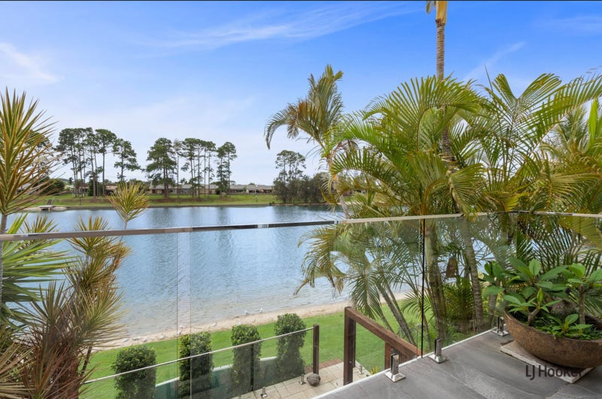 42/2, Elanora - Image 1