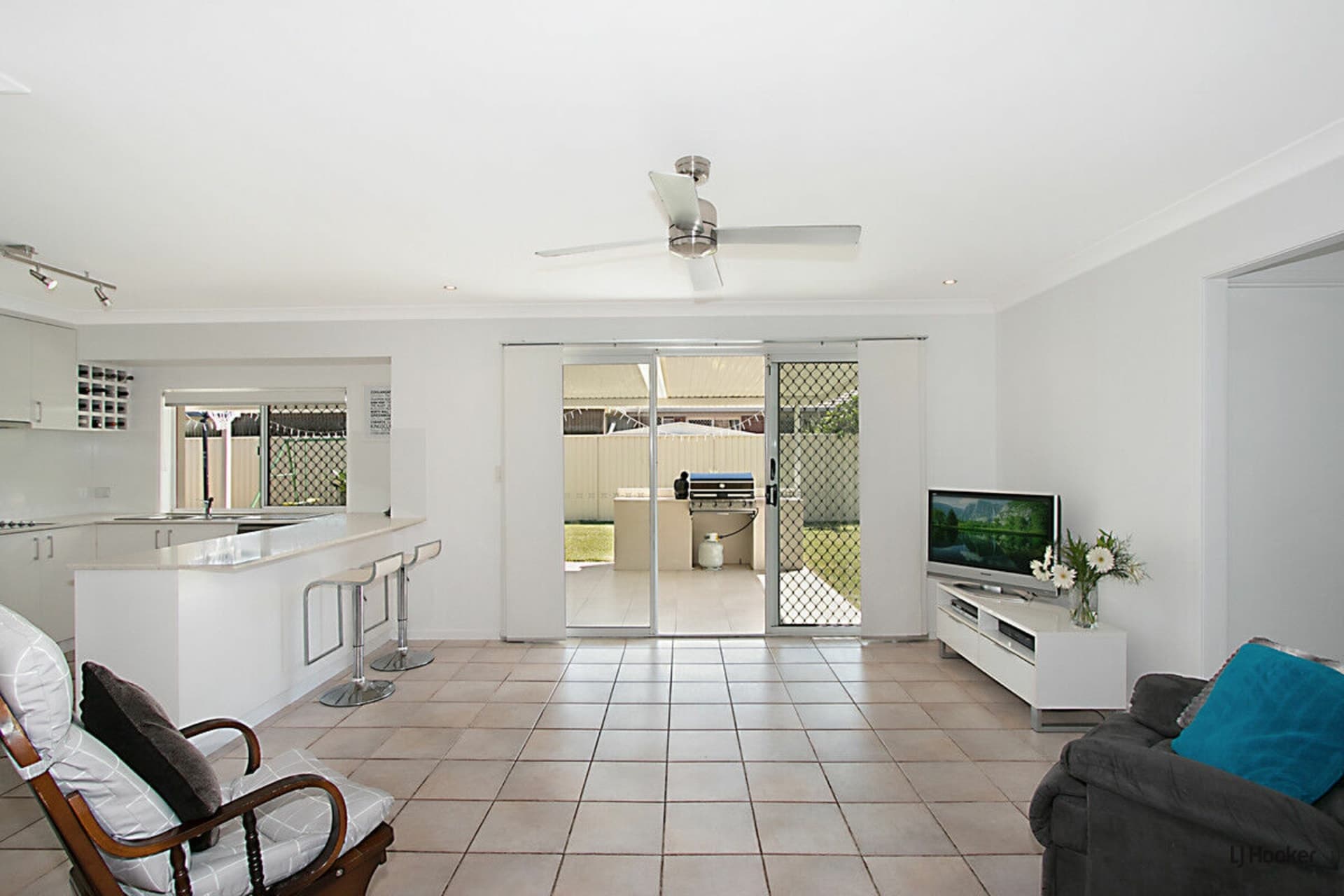 22 Avocado Street Elanora QLD, Elanora - Thumbnail 5