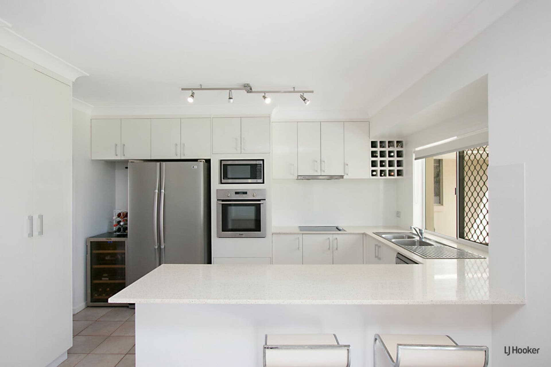 22 Avocado Street Elanora QLD, Elanora - Thumbnail 6