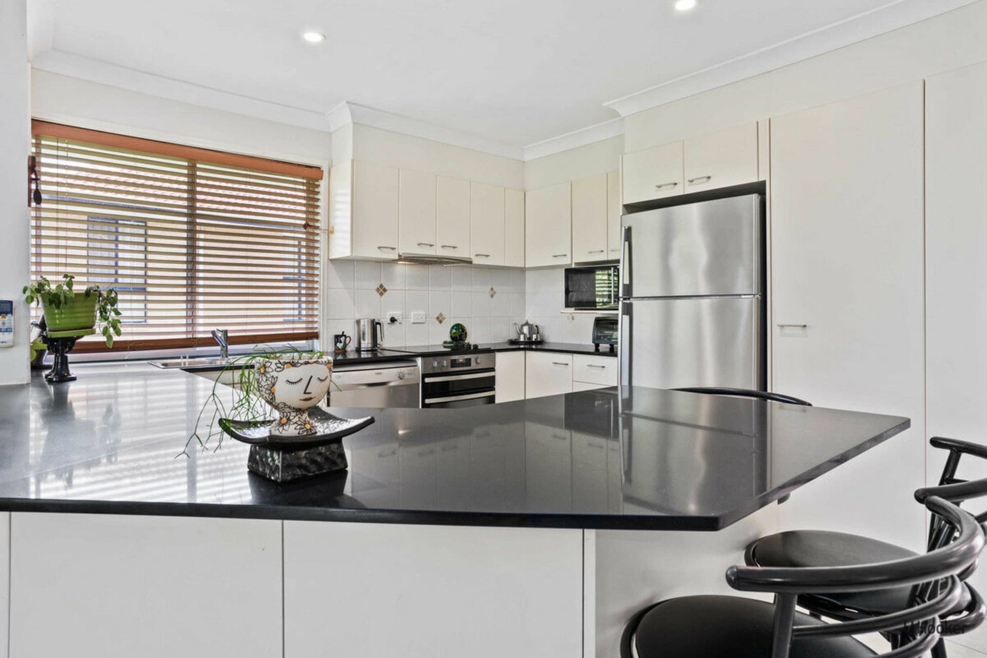 37 Hibertia Avenue Elanora QLD, Elanora - Thumbnail 3