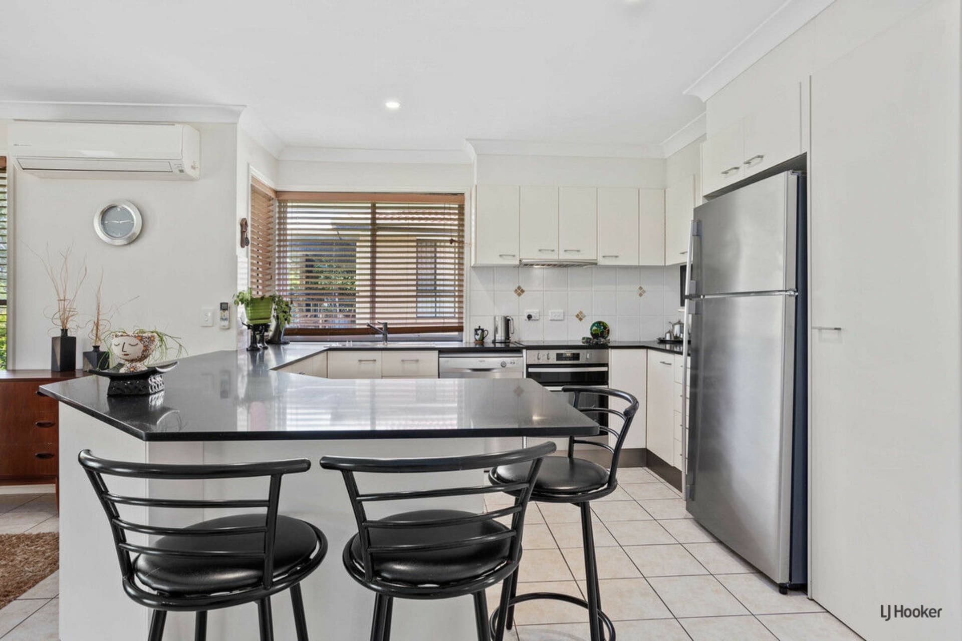 37 Hibertia Avenue Elanora QLD, Elanora - Thumbnail 4