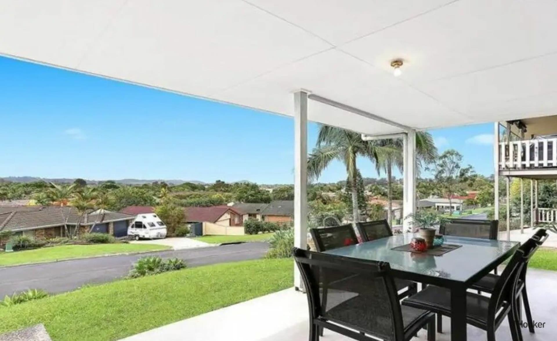 24 Zinnea Street Elanora QLD, Elanora - Thumbnail 2