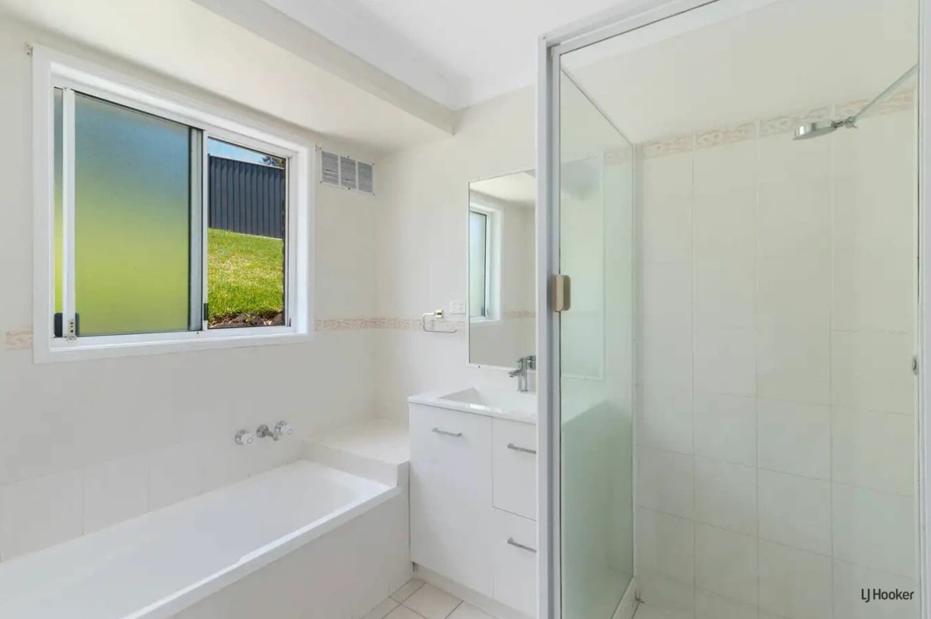 24 Zinnea Street Elanora QLD, Elanora - Thumbnail 8
