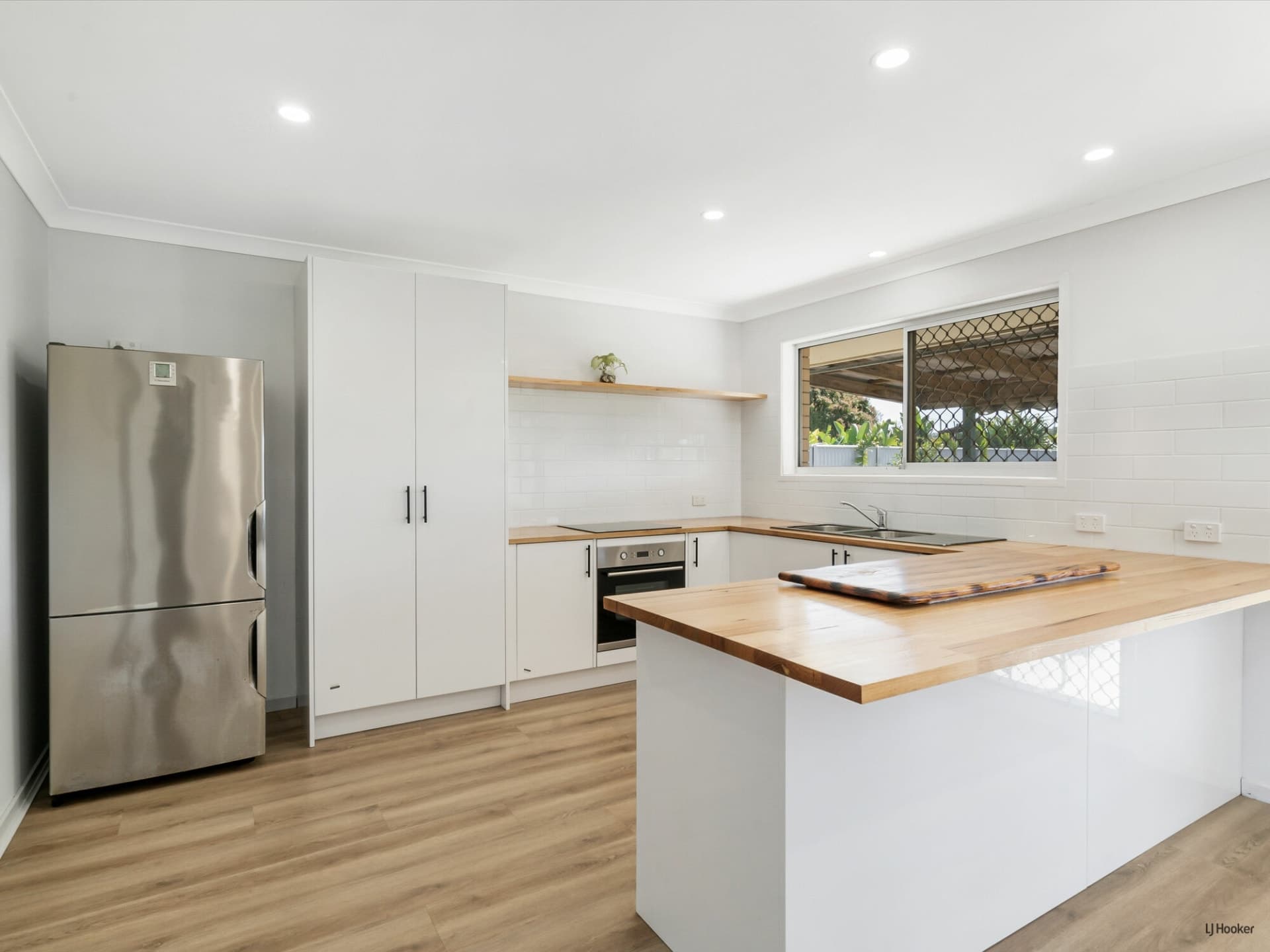 14 Almond Court Elanora QLD, Elanora - Thumbnail 3