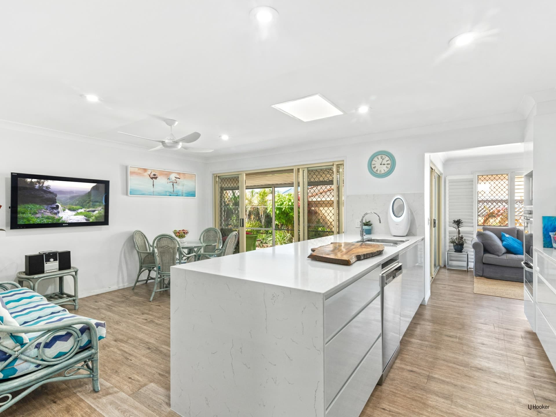 9 Tarrabool Drive Elanora QLD, Elanora - Thumbnail 3