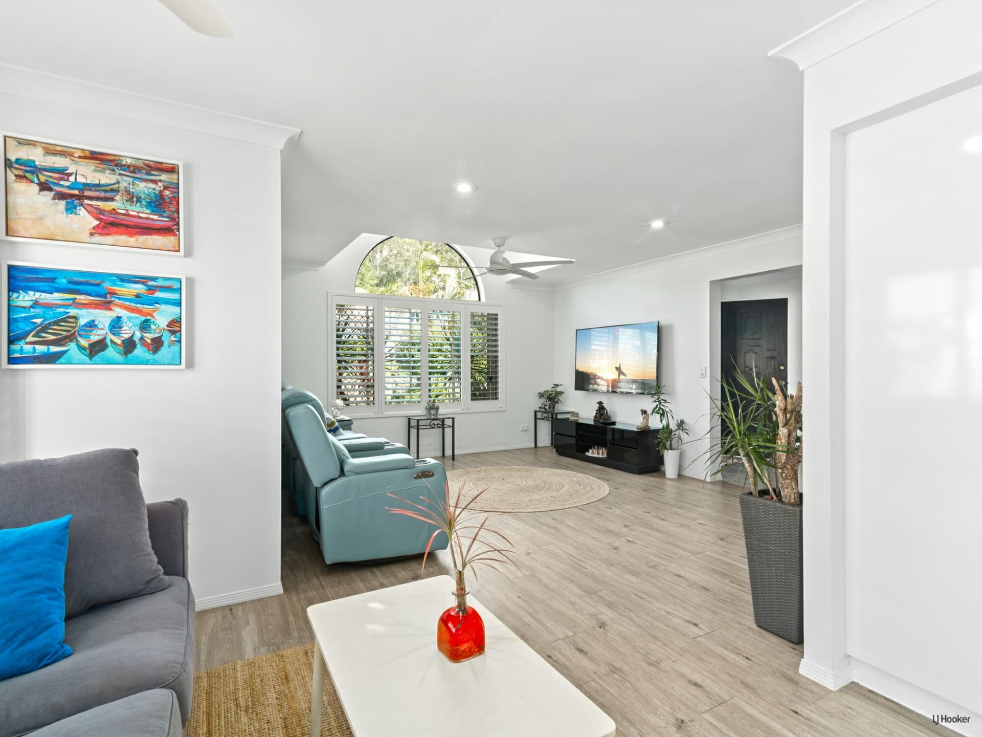 9 Tarrabool Drive Elanora QLD, Elanora - Thumbnail 4
