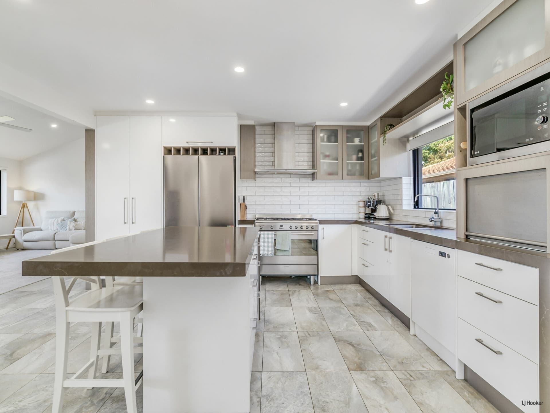 121 K P McGrath Drive Elanora QLD, Elanora - Thumbnail 5