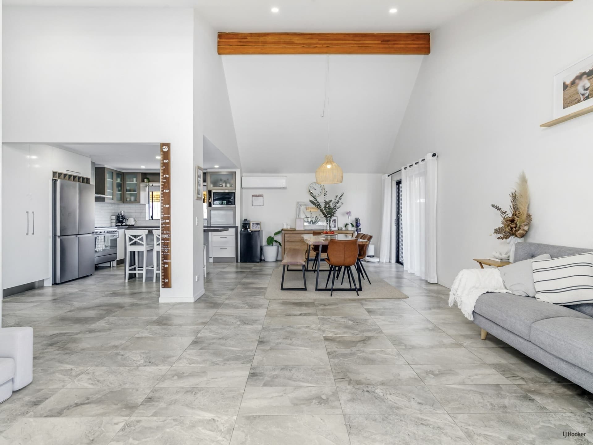 121 K P McGrath Drive Elanora QLD, Elanora - Thumbnail 6