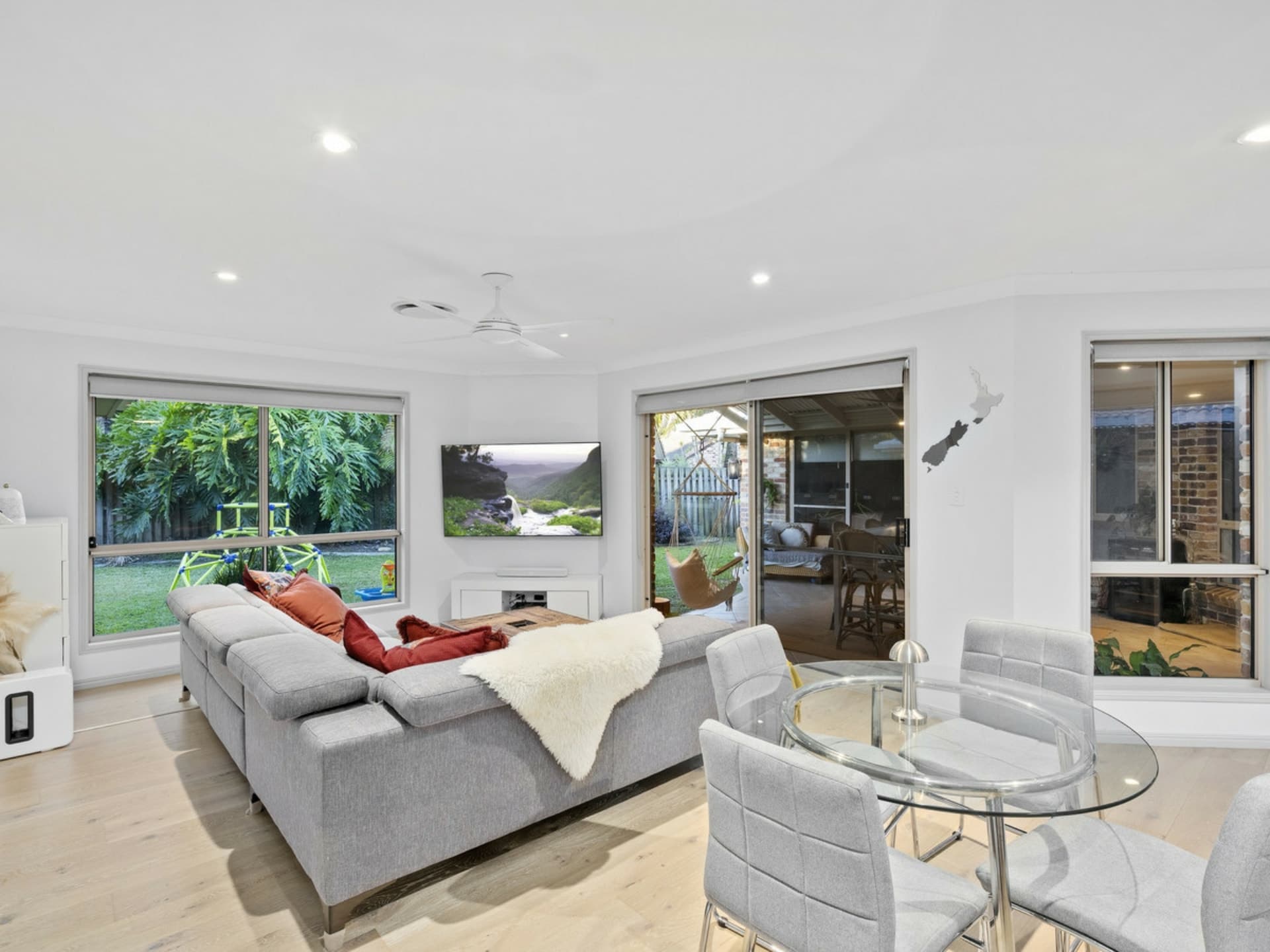 14 Hydrilla Court Elanora QLD, Elanora - Image 1