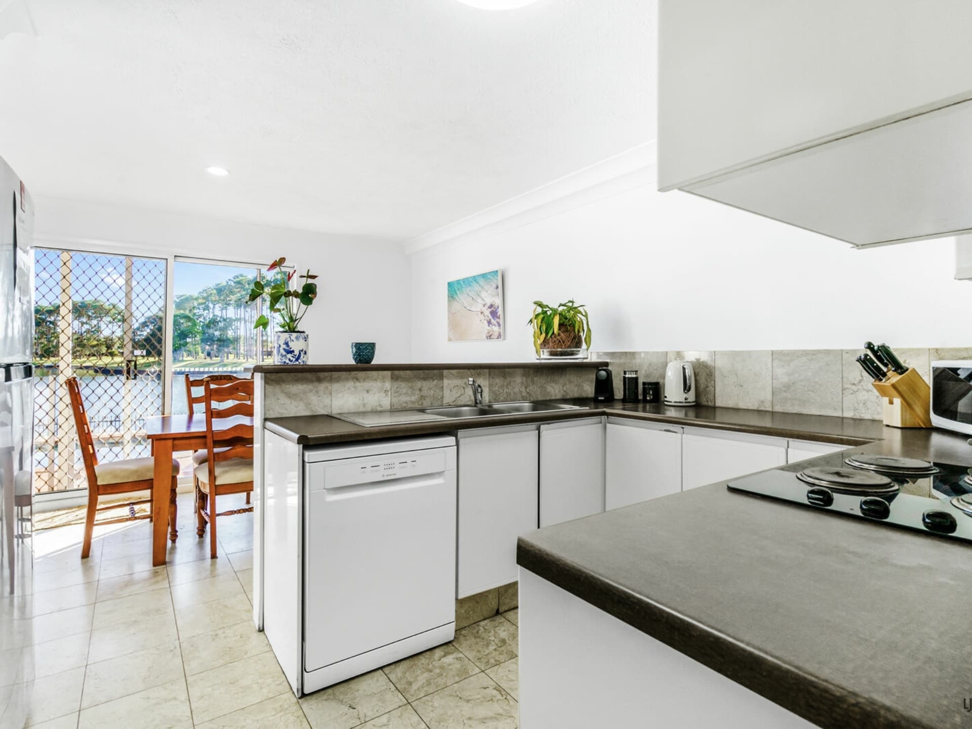 61/2, Elanora - Thumbnail 4