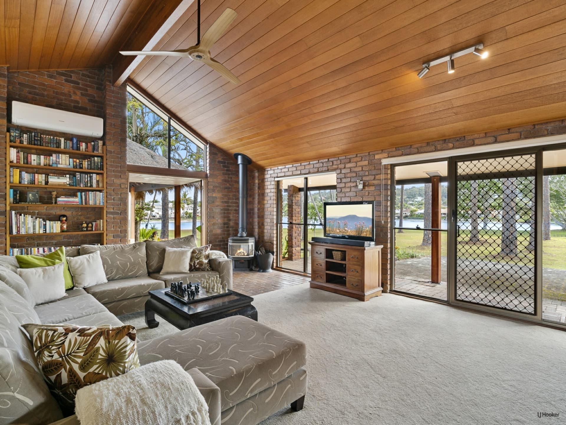 27 Pinon Close Elanora QLD, Elanora - Thumbnail 3