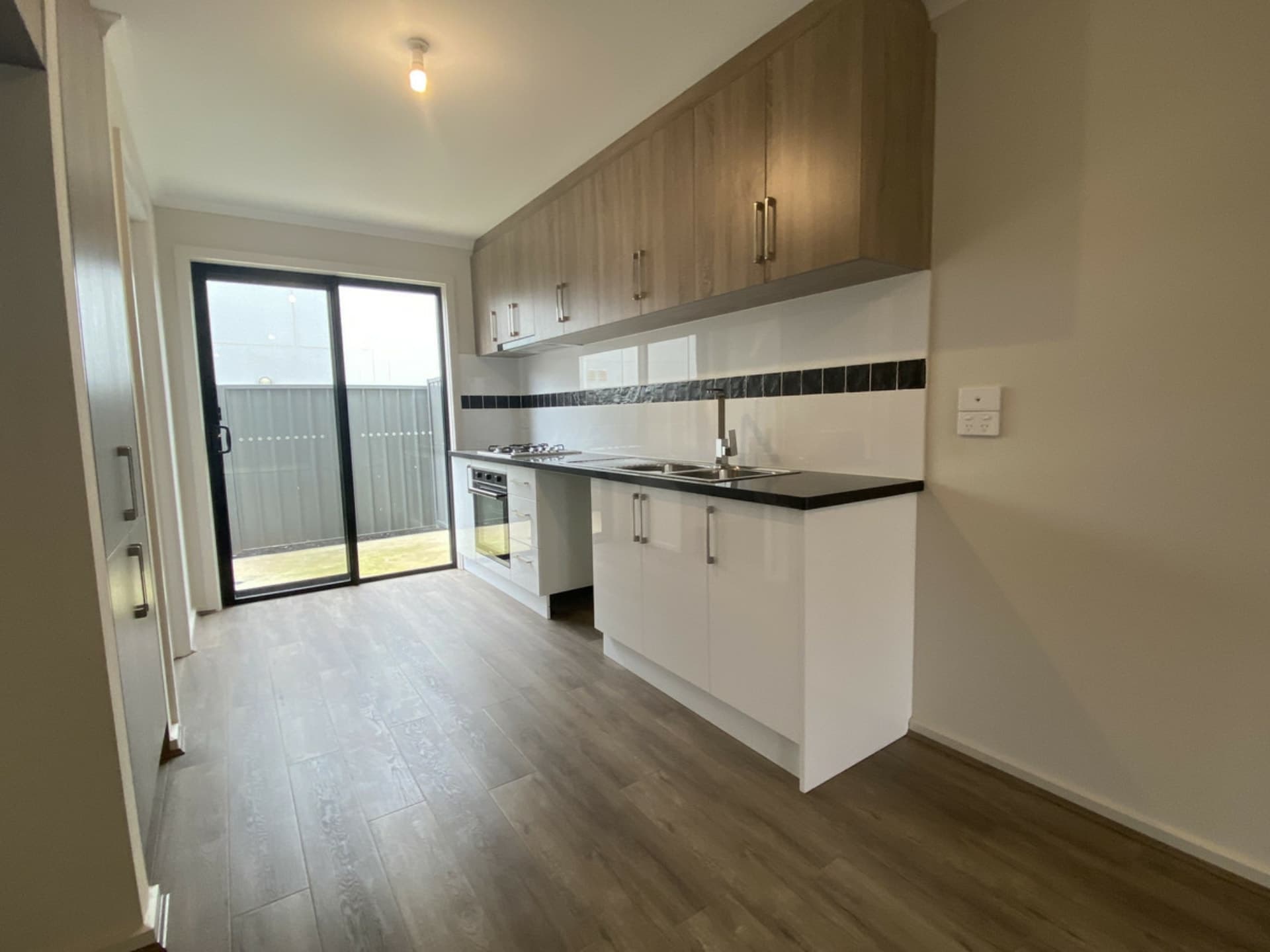 8/5 Campbell Road Elizabeth Downs SA, Elizabeth Downs - Thumbnail 2