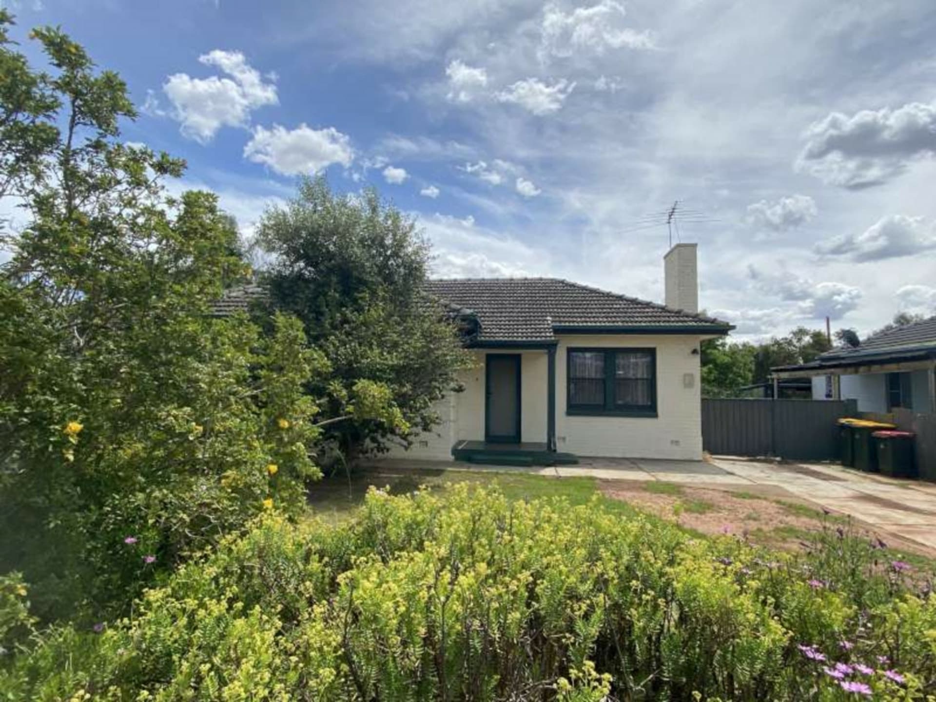 31 Hamblynn Road Elizabeth Downs SA, Elizabeth Downs - Thumbnail 2