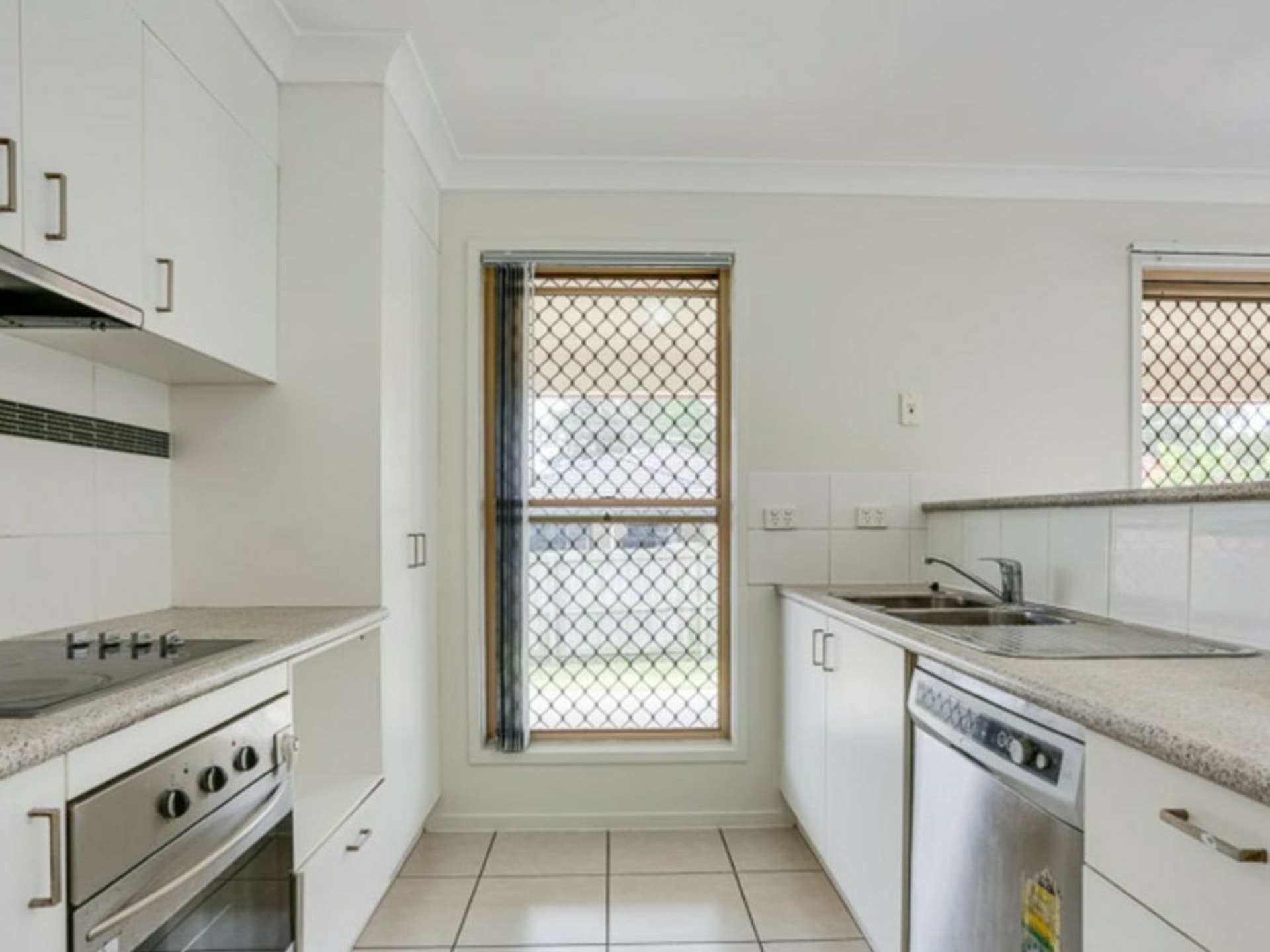 23 Pauline Avenue Ellen Grove QLD, Ellen Grove - Thumbnail 3