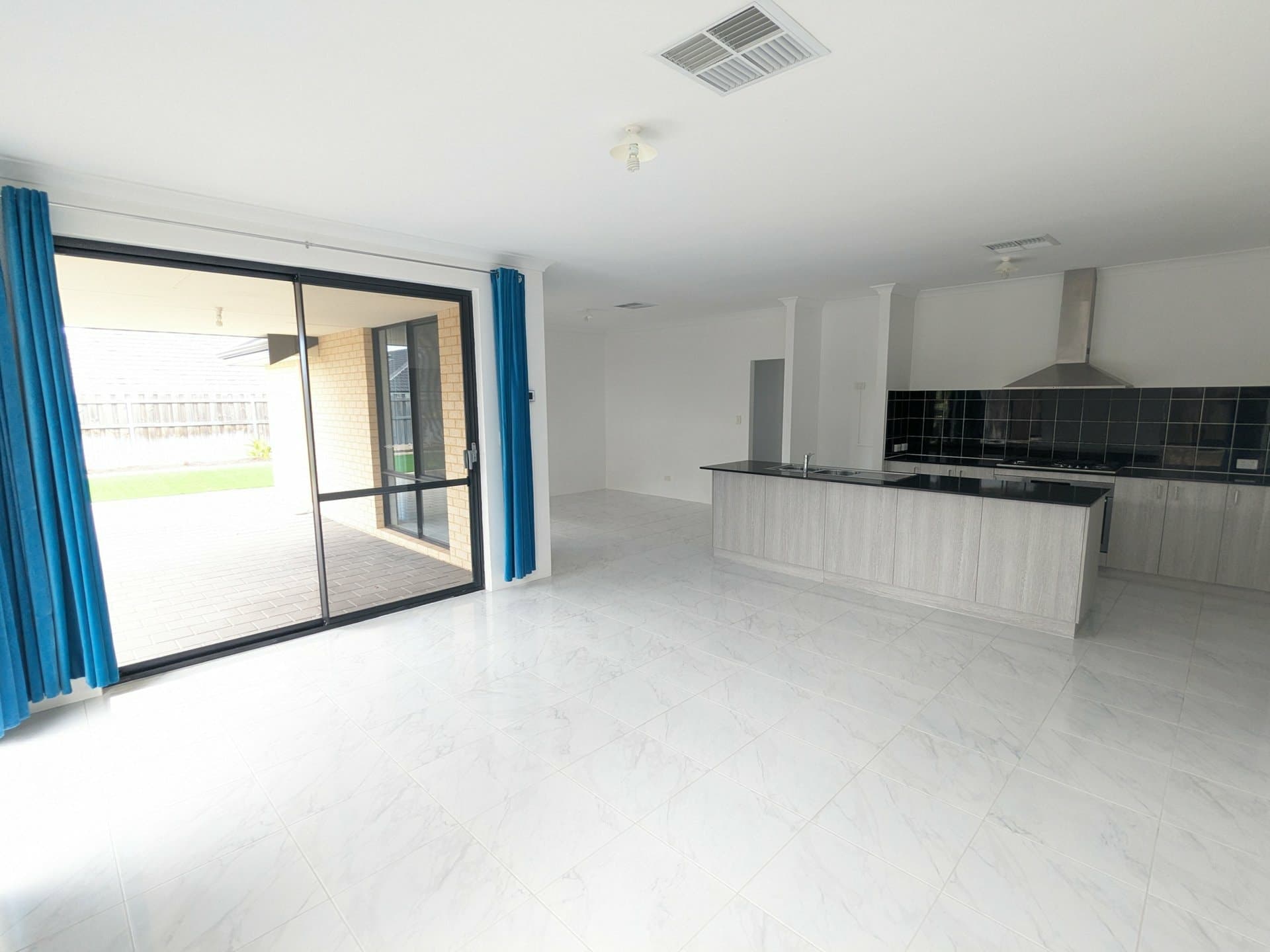 4 Boorara Rd Ellenbrook WA, Ellenbrook - Thumbnail 6