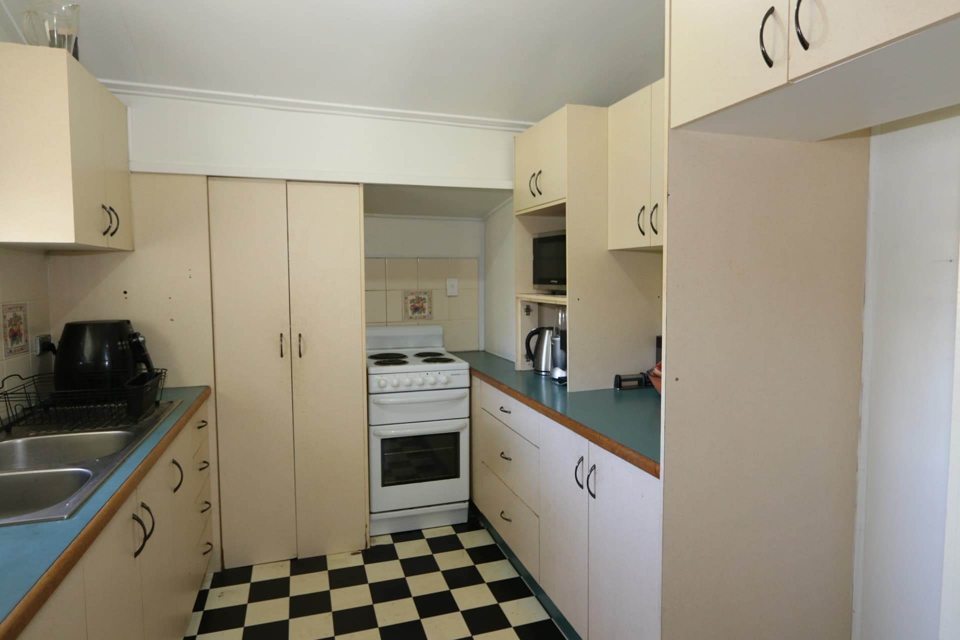 79 Anakie Street Emerald QLD, Emerald - Thumbnail 3