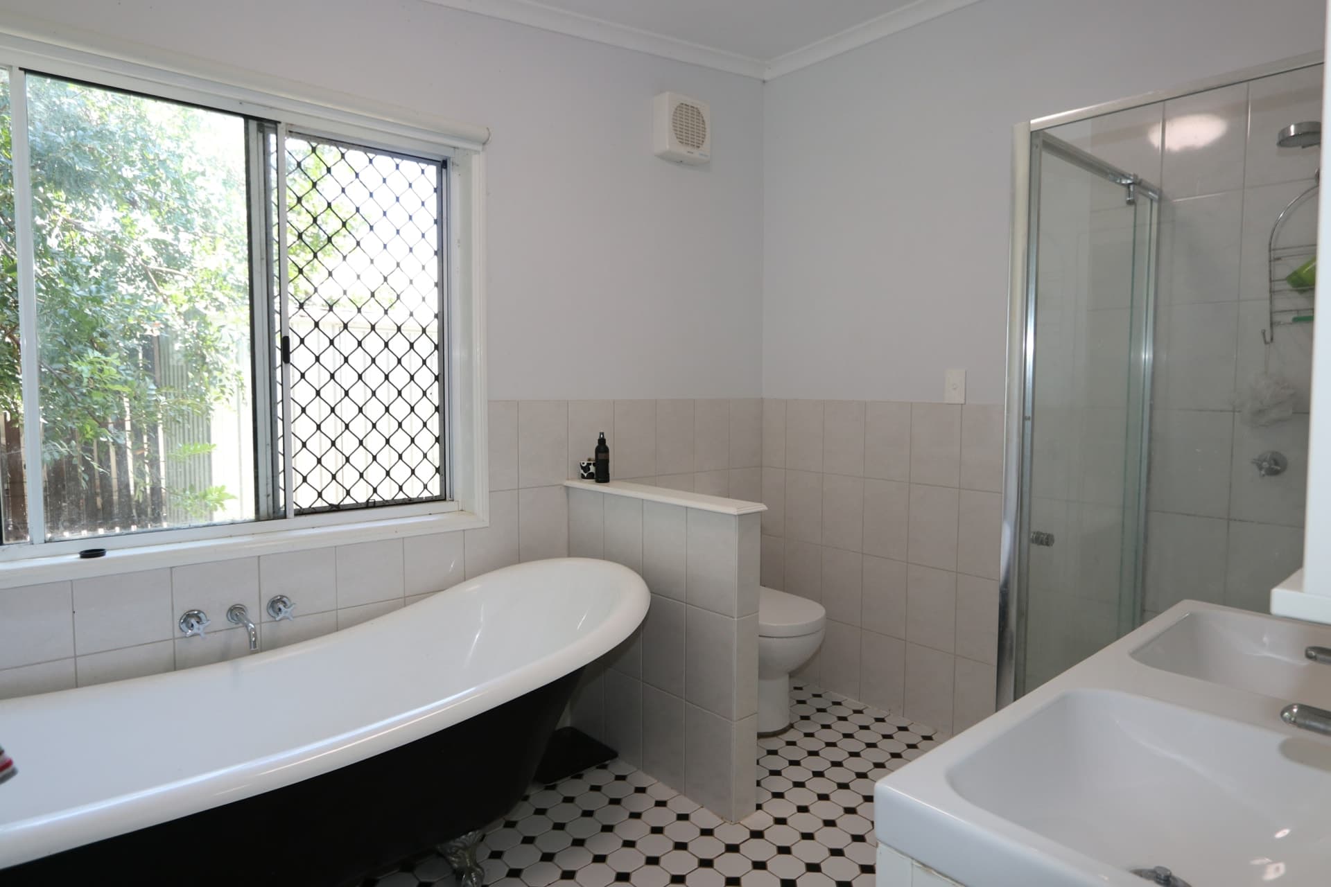 79 Anakie Street Emerald QLD, Emerald - Thumbnail 5