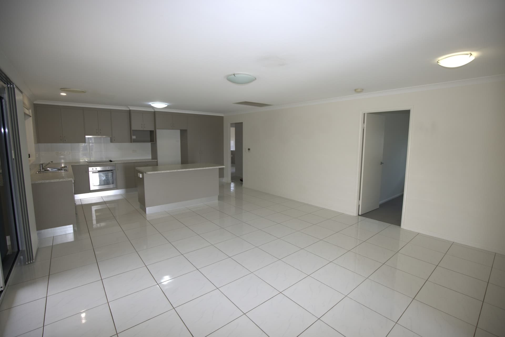 23 Thornton Street Emerald QLD, Emerald - Thumbnail 4