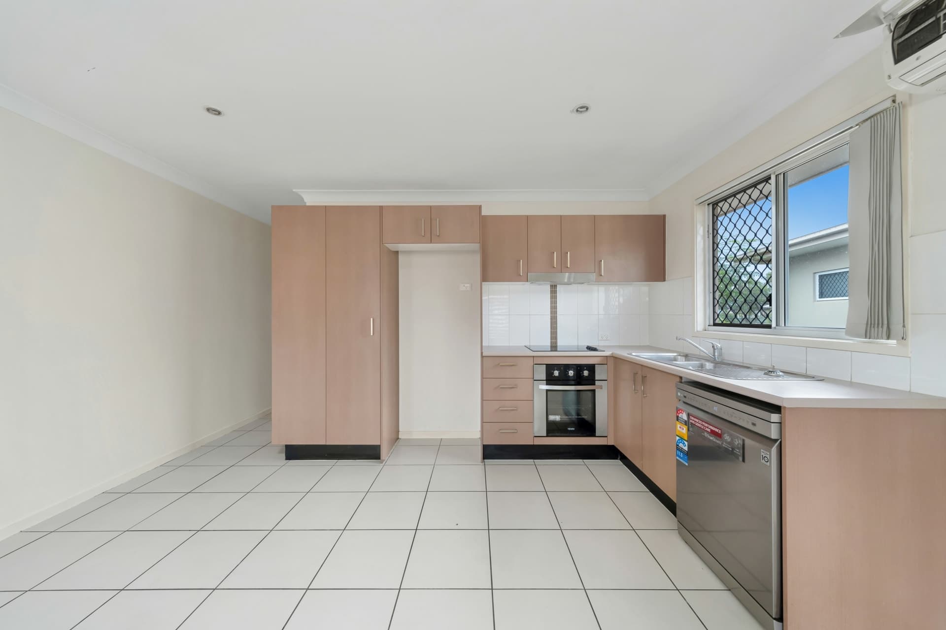 5/6 Sullivan Street Emerald QLD, Emerald - Thumbnail 4