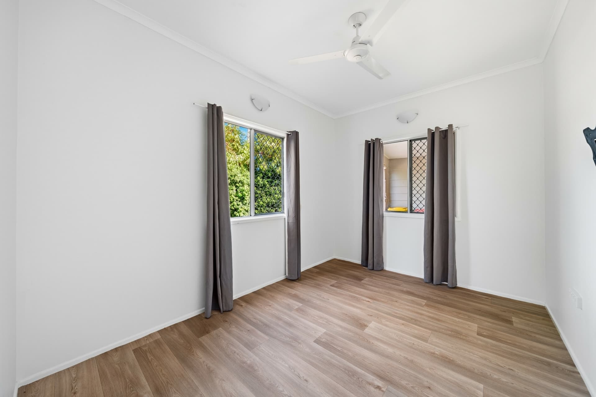 16 Garnet Street Emerald QLD, Emerald - Thumbnail 3