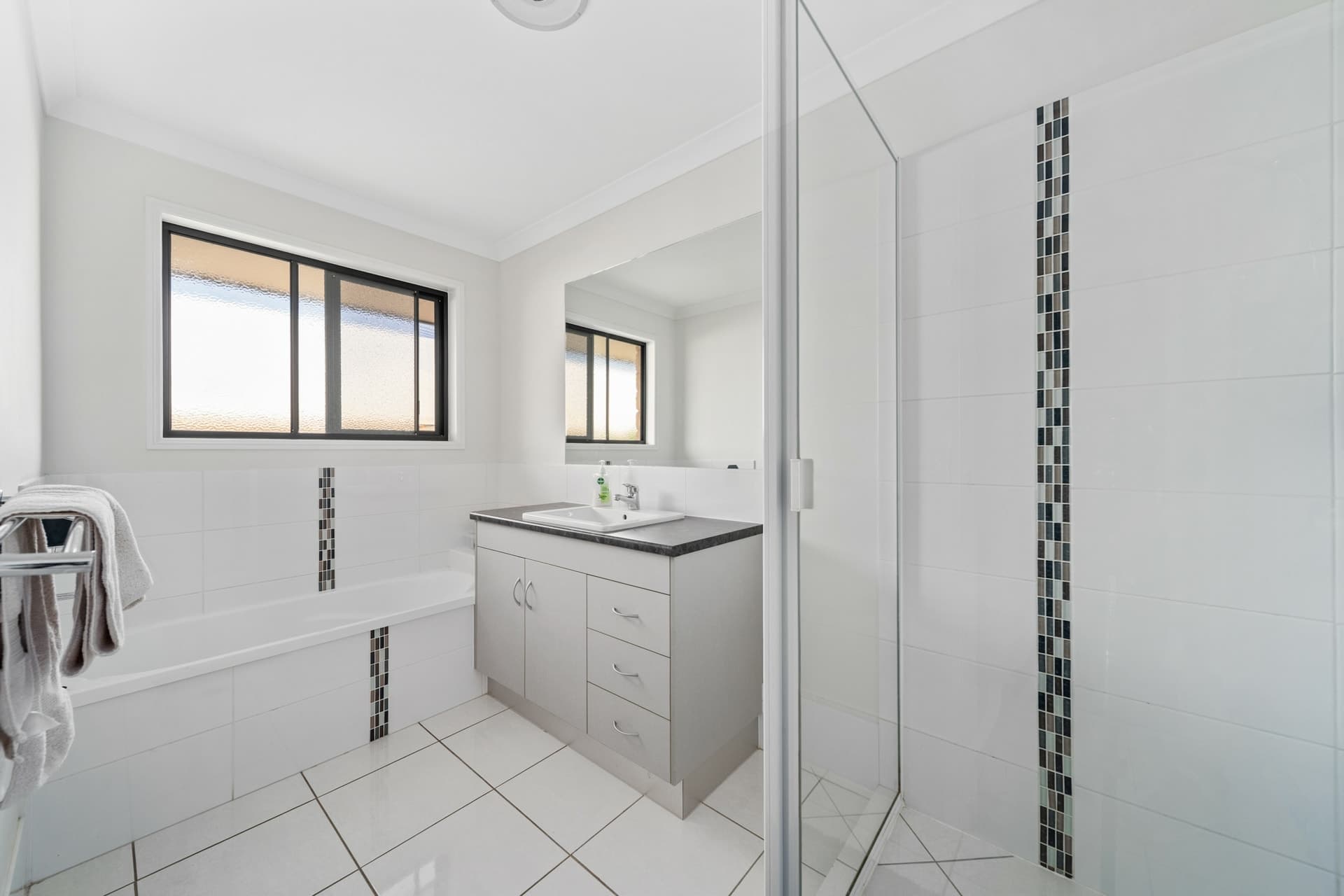 9 Sewell Street Emerald QLD, Emerald - Image 1