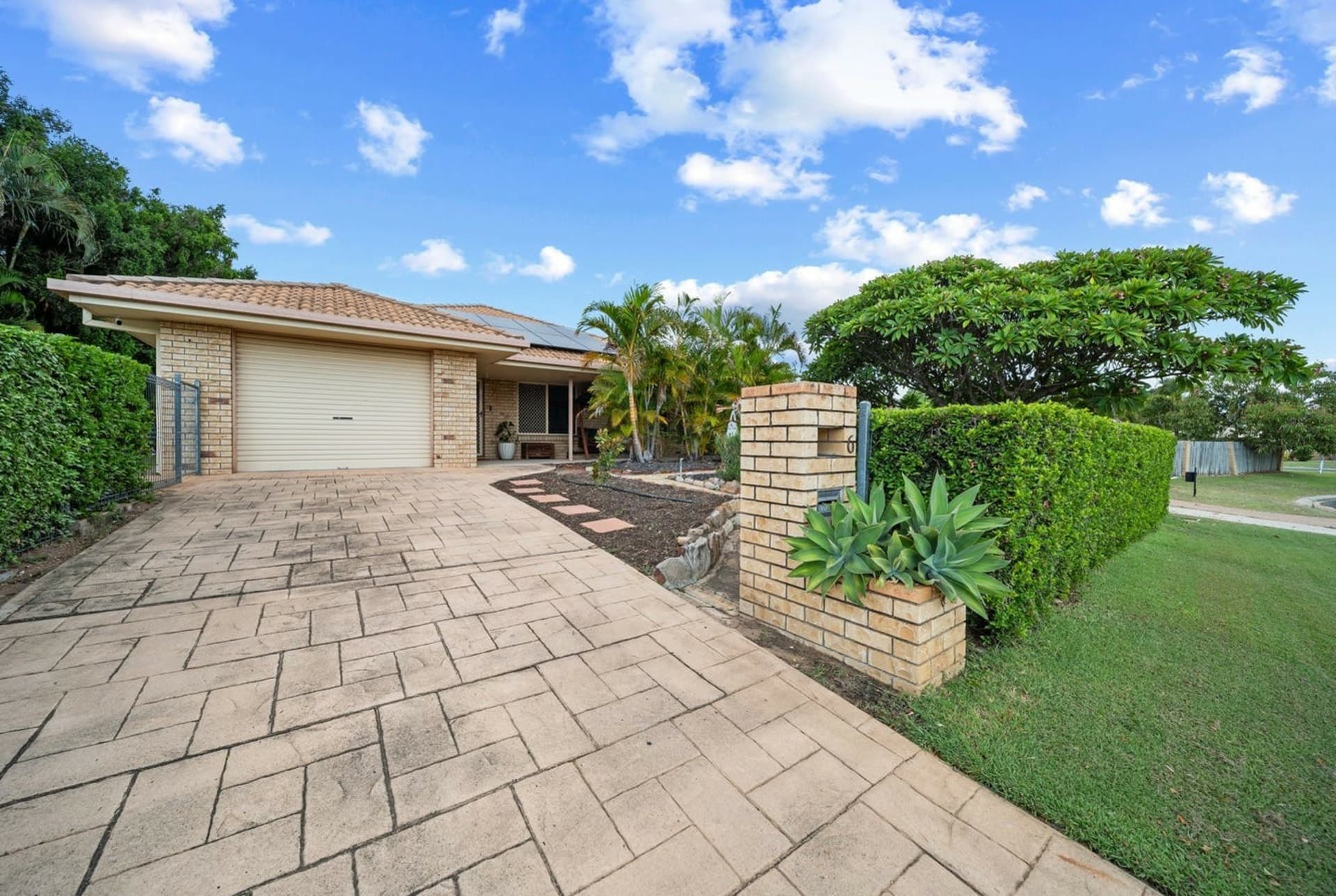 6 Dodd Drive Emerald QLD, Emerald - Thumbnail 2
