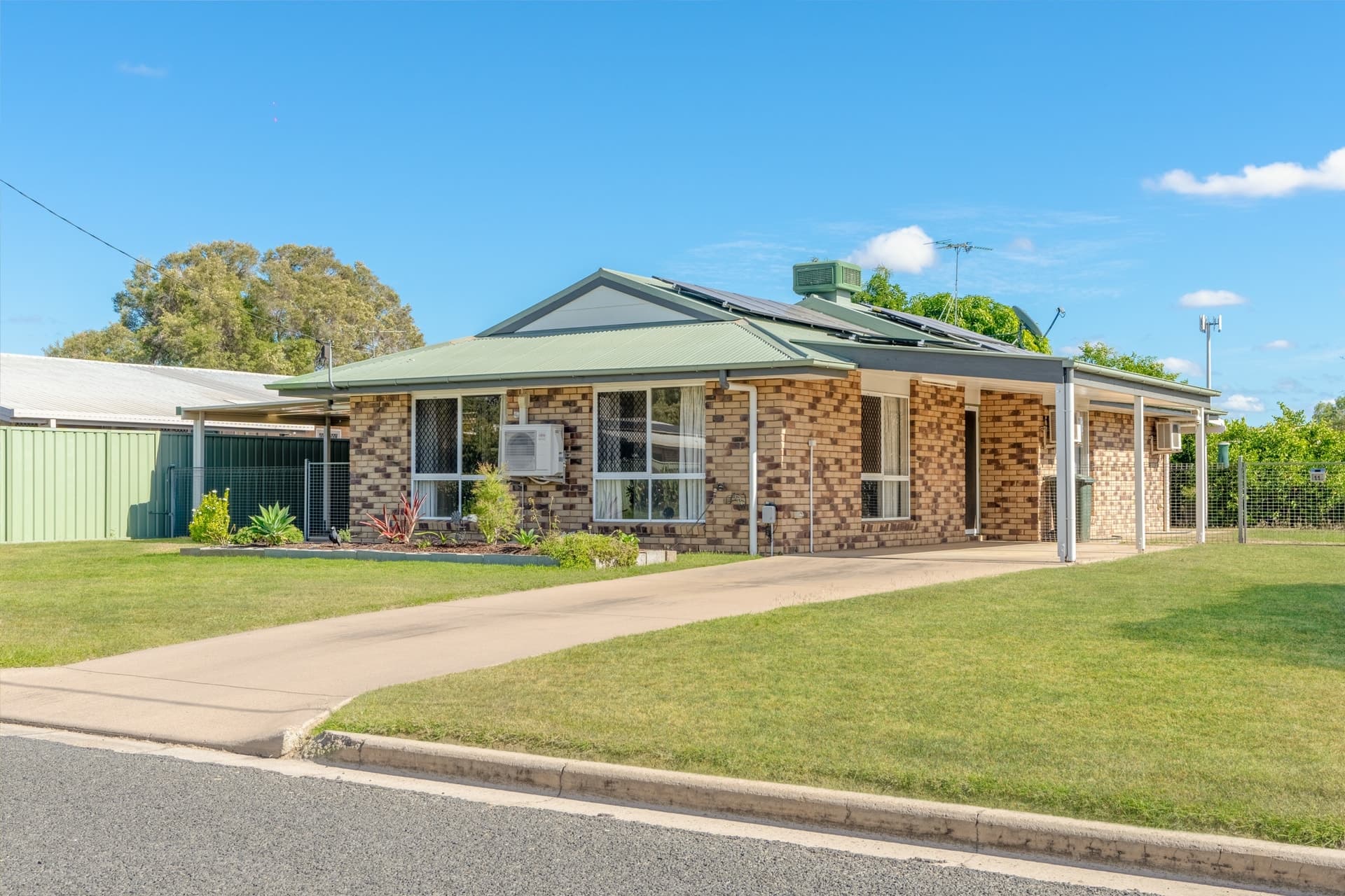 11 Cardinal Street Emerald QLD, Emerald - Thumbnail 2