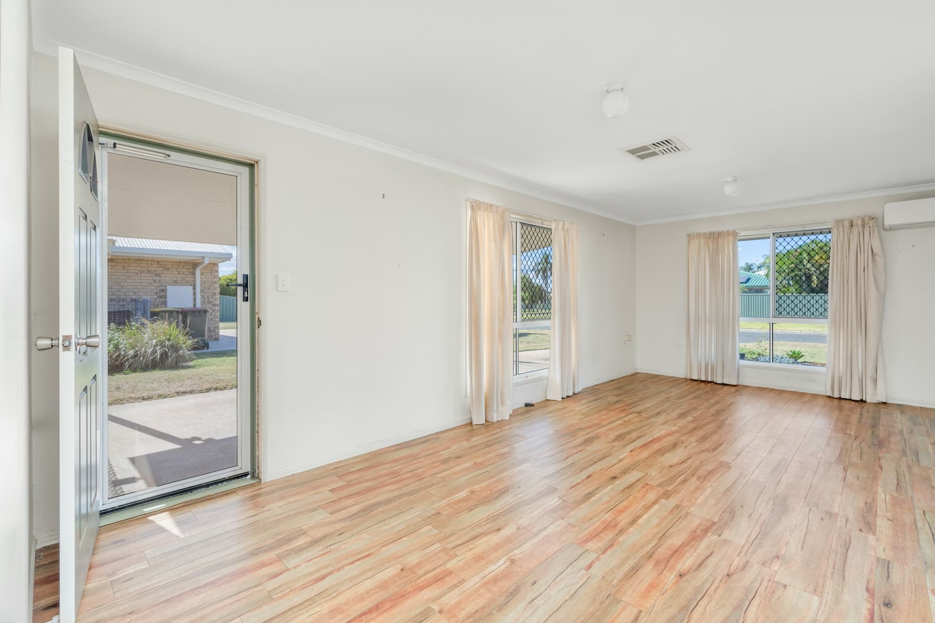 11 Cardinal Street Emerald QLD, Emerald - Thumbnail 4