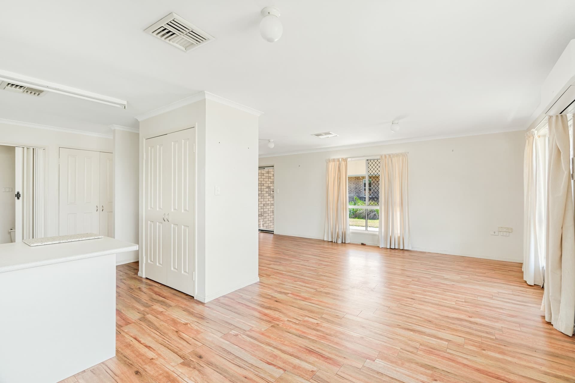 11 Cardinal Street Emerald QLD, Emerald - Thumbnail 5
