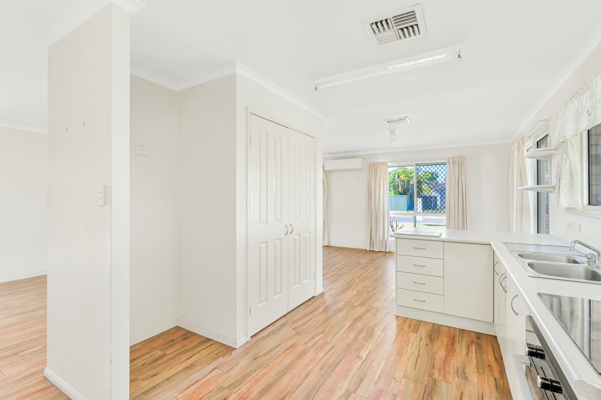 11 Cardinal Street Emerald QLD, Emerald - Thumbnail 6