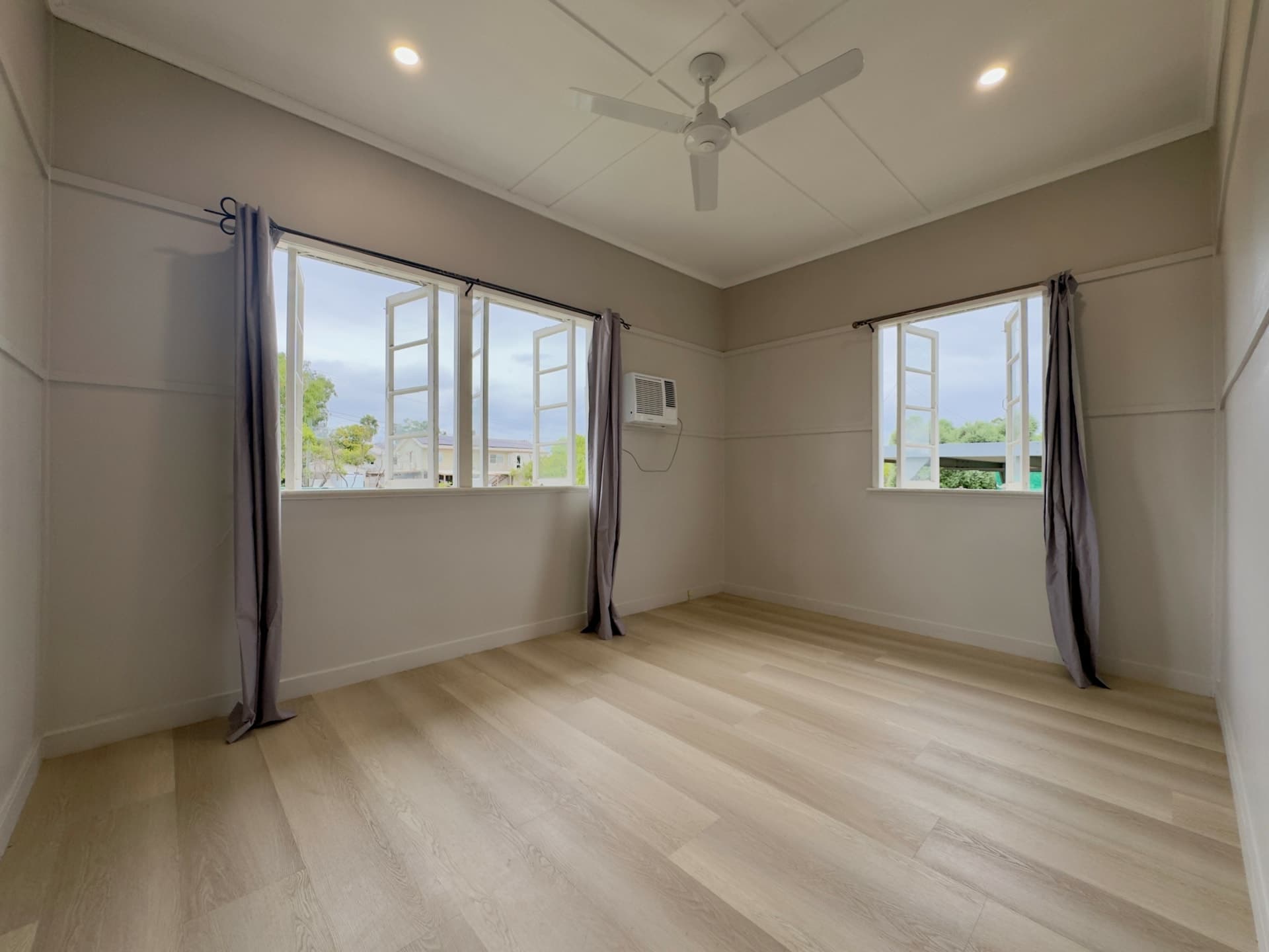 1 Vicki Close Emerald QLD, Emerald - Thumbnail 8