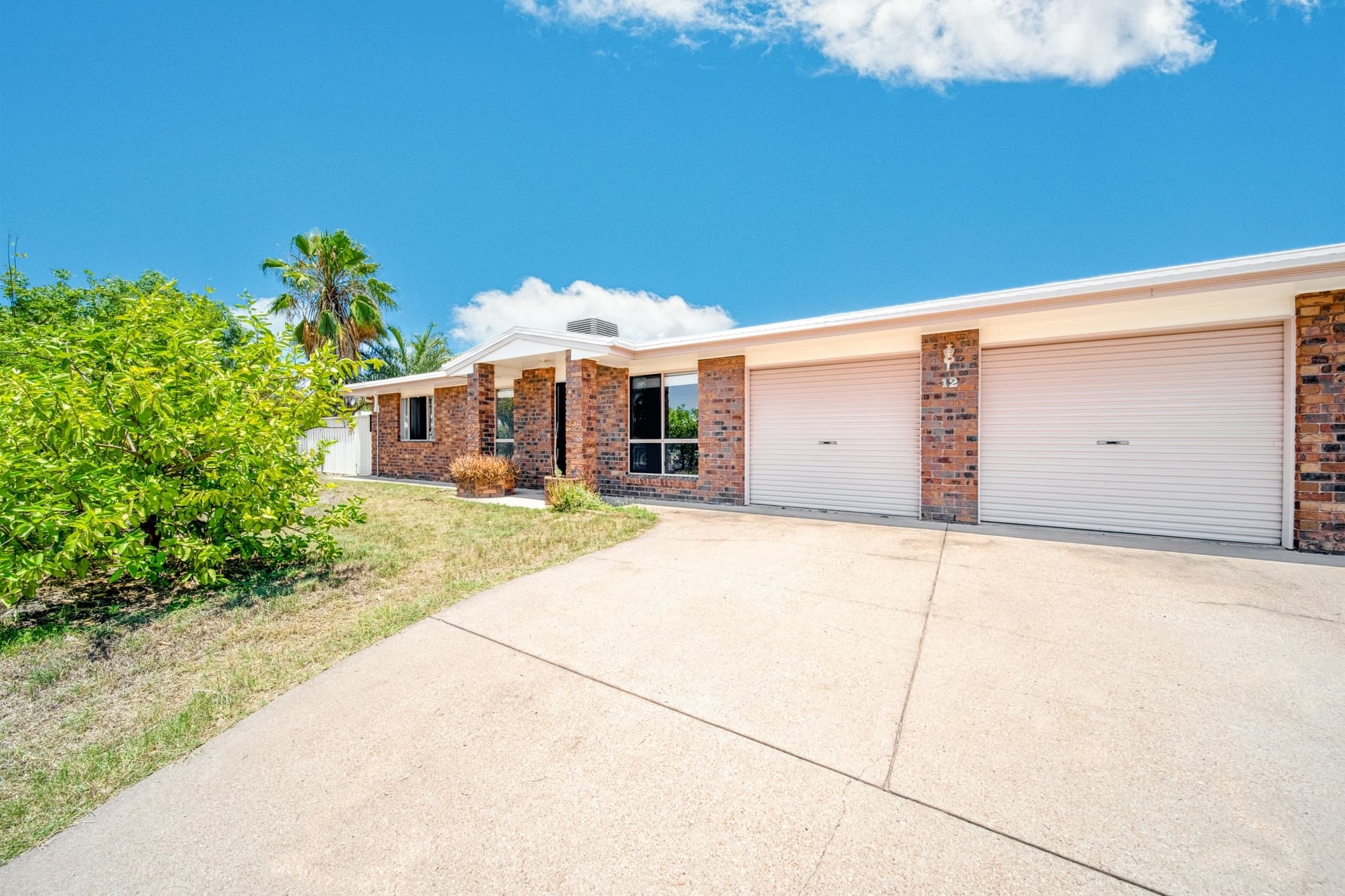 12 Eubar Place Emerald QLD, Emerald - Thumbnail 2