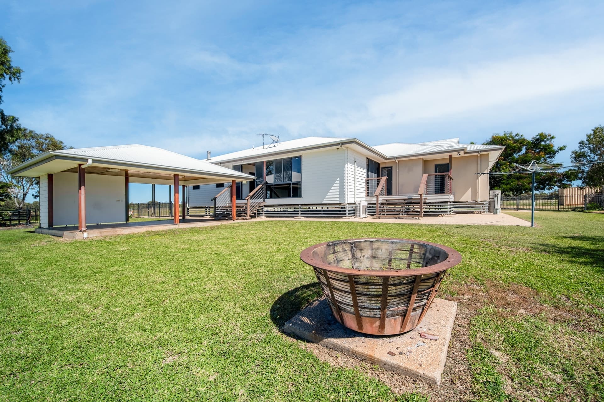 30 Edgewood Drive Emerald QLD, Emerald - Thumbnail 3