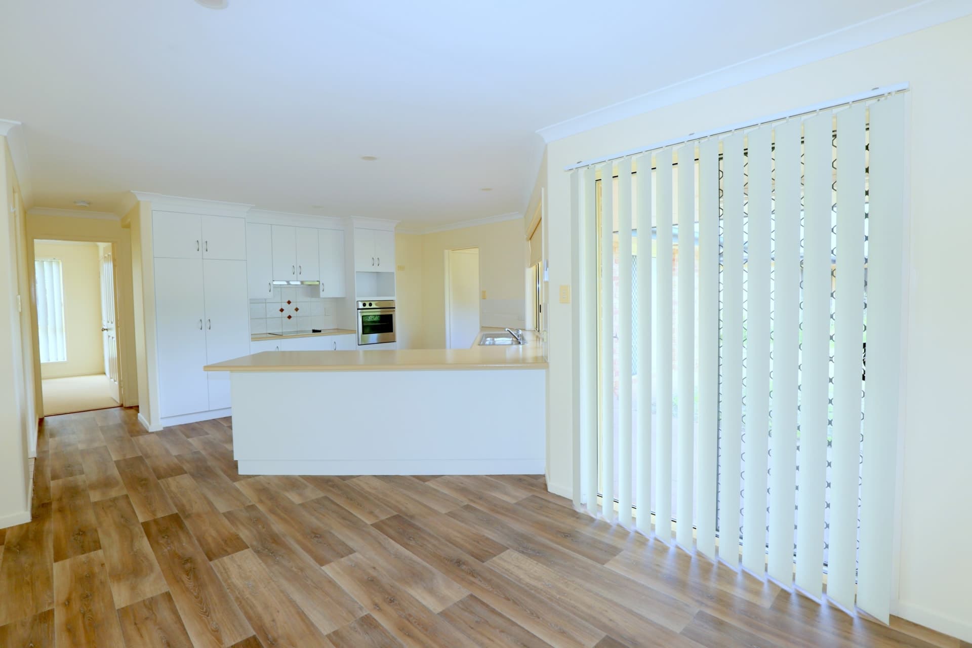 2 Kaitlyn Place Emerald QLD, Emerald - Thumbnail 2
