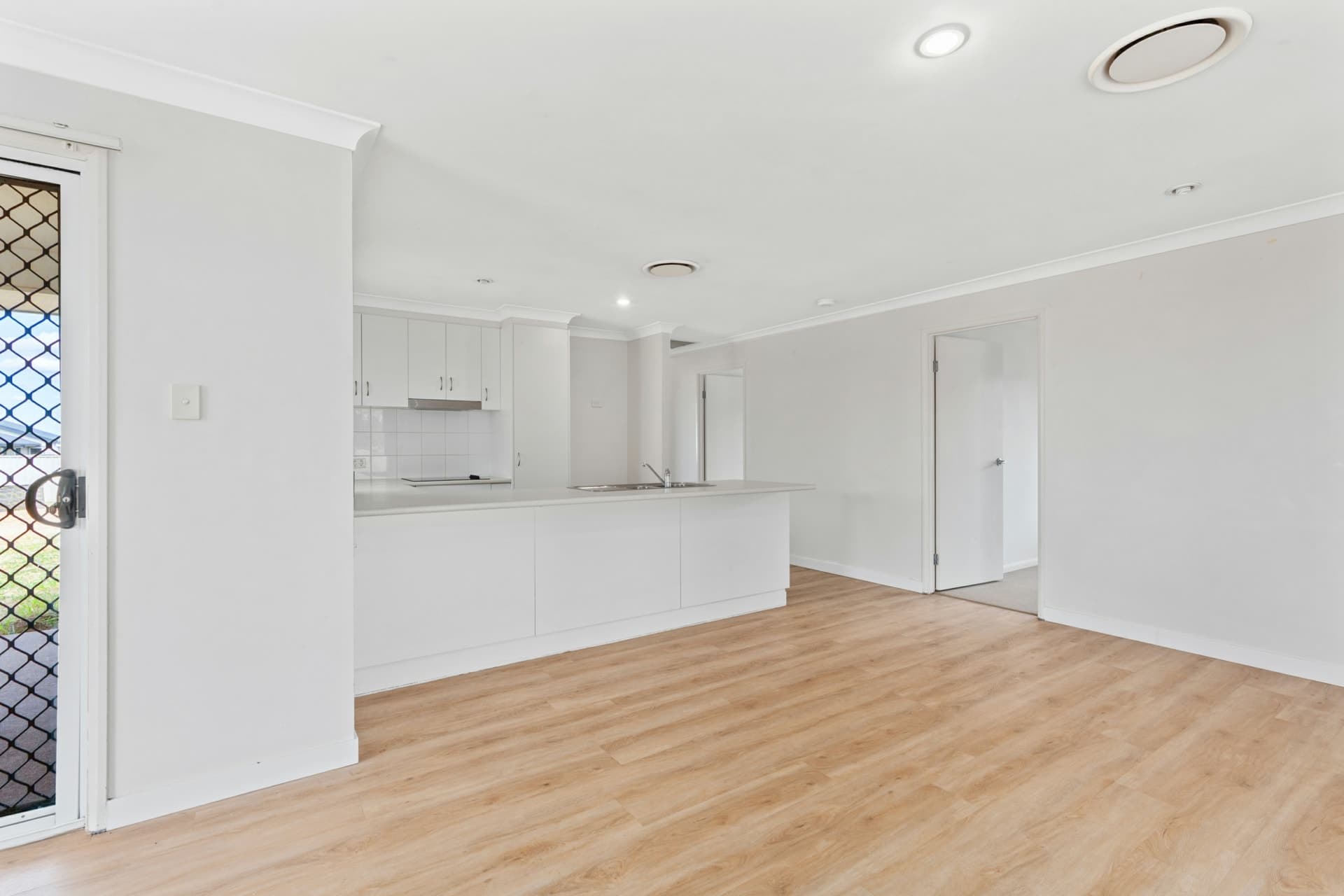 75 Mayfair Drive Emerald QLD, Emerald - Thumbnail 4