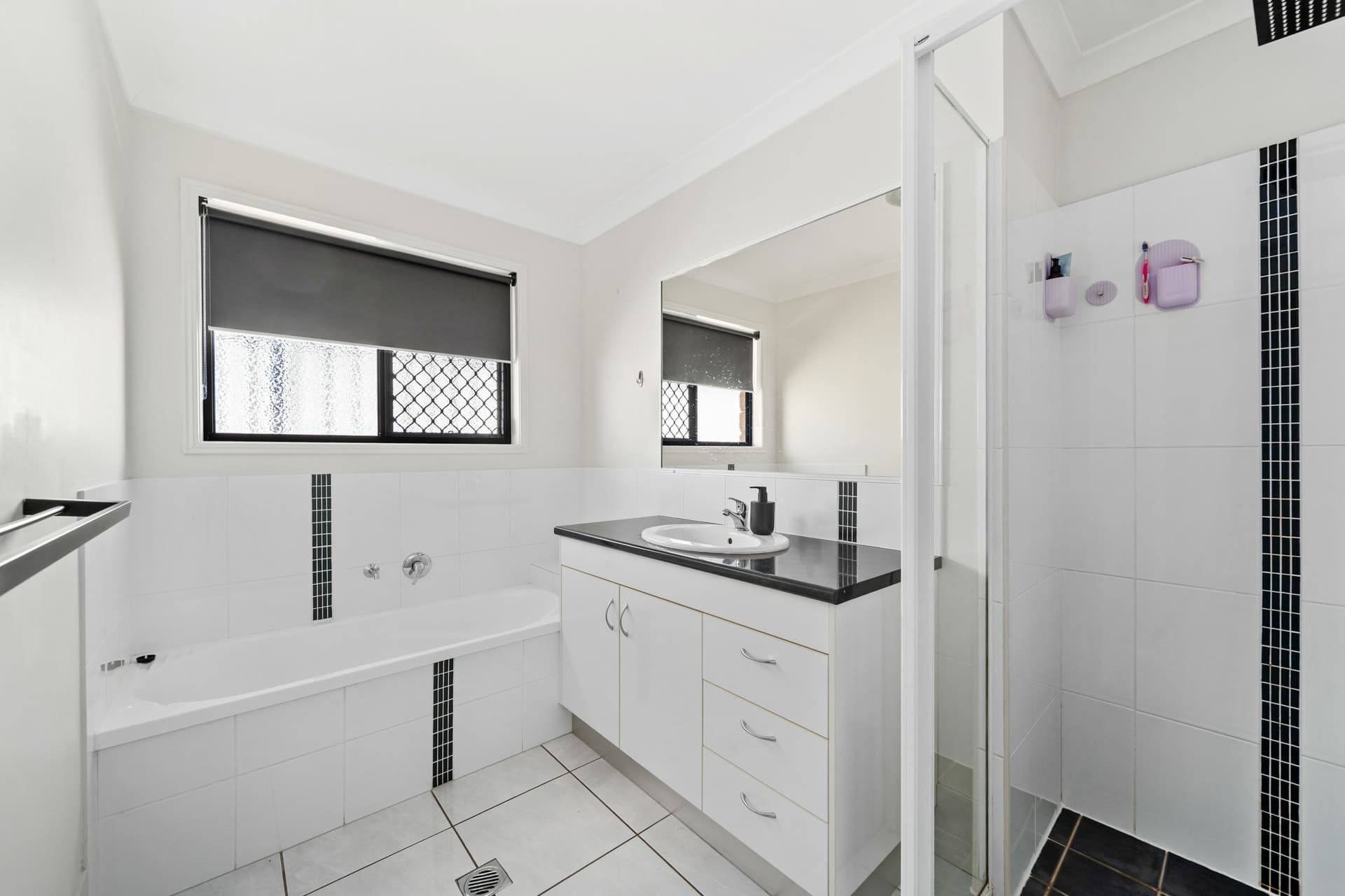 6 Wright Street Emerald QLD, Emerald - Image 1