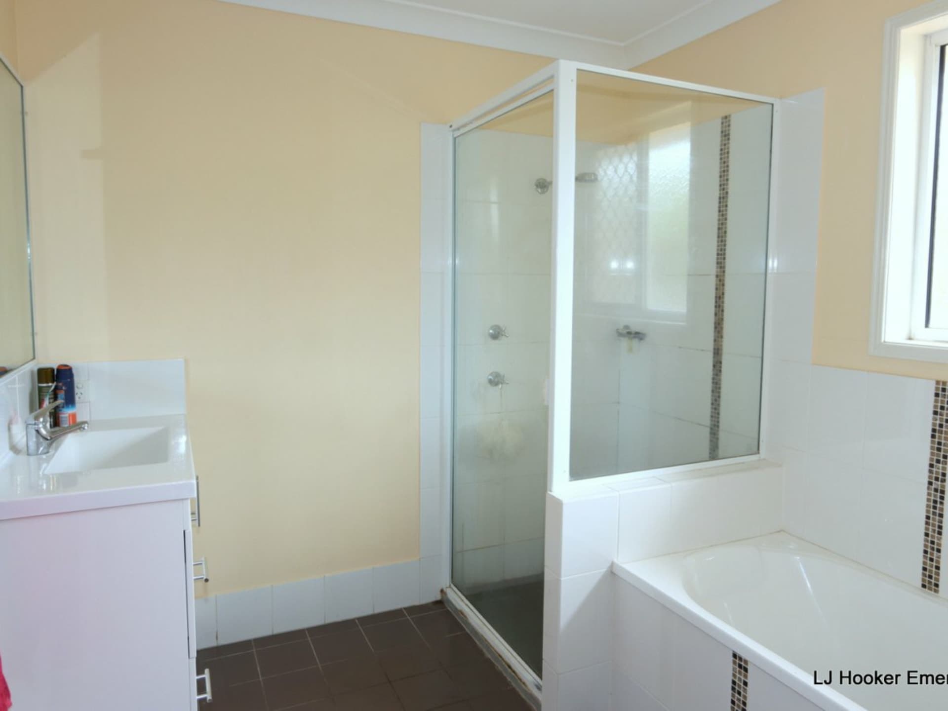 12/24 Riverview Street Emerald QLD, Emerald - Image 1