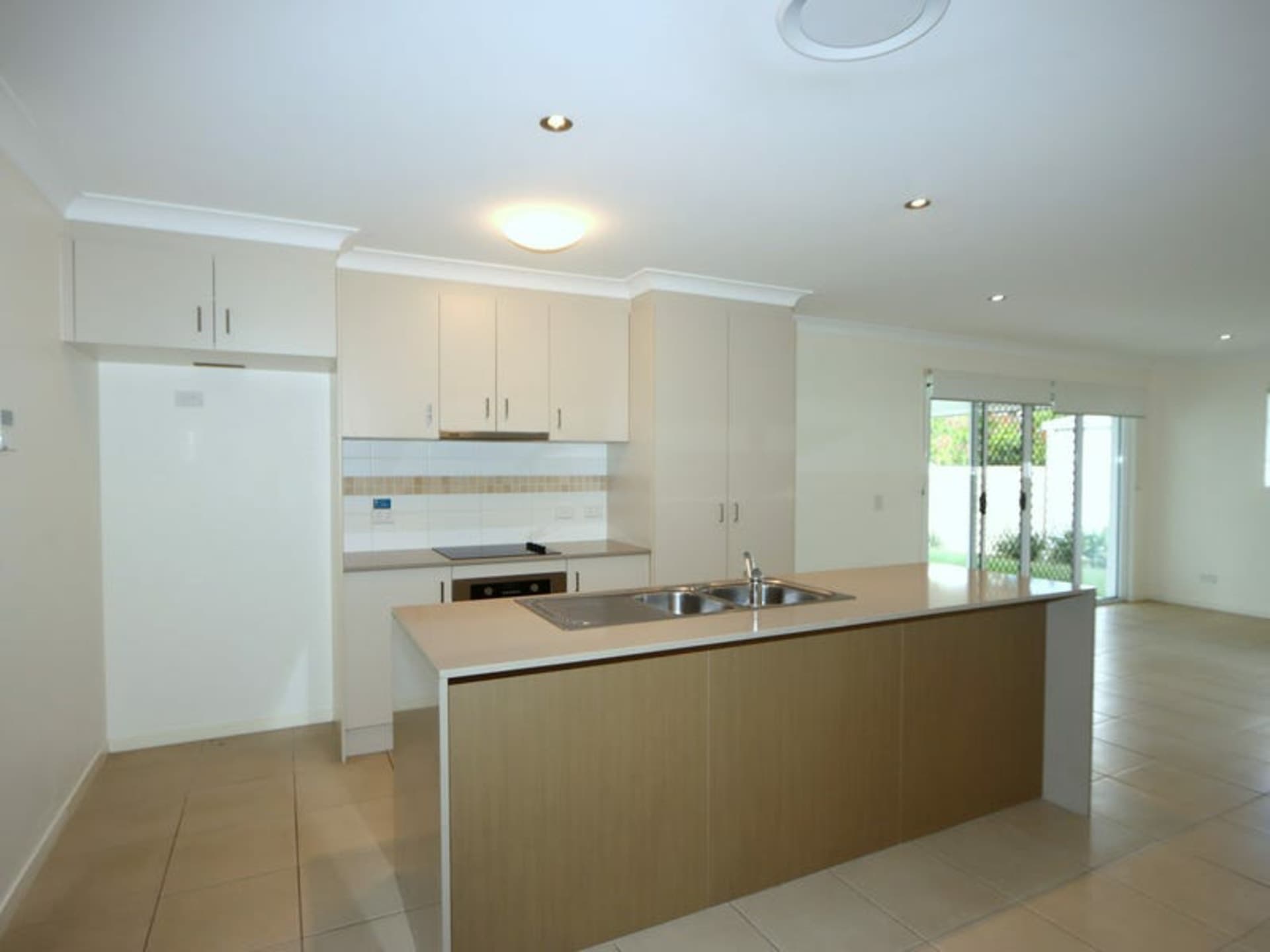 12B Rosehill Road Emerald QLD, Emerald - Thumbnail 3