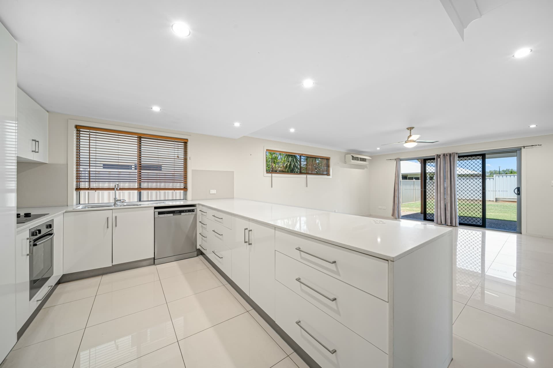 10 Longford Street Emerald QLD, Emerald - Thumbnail 4