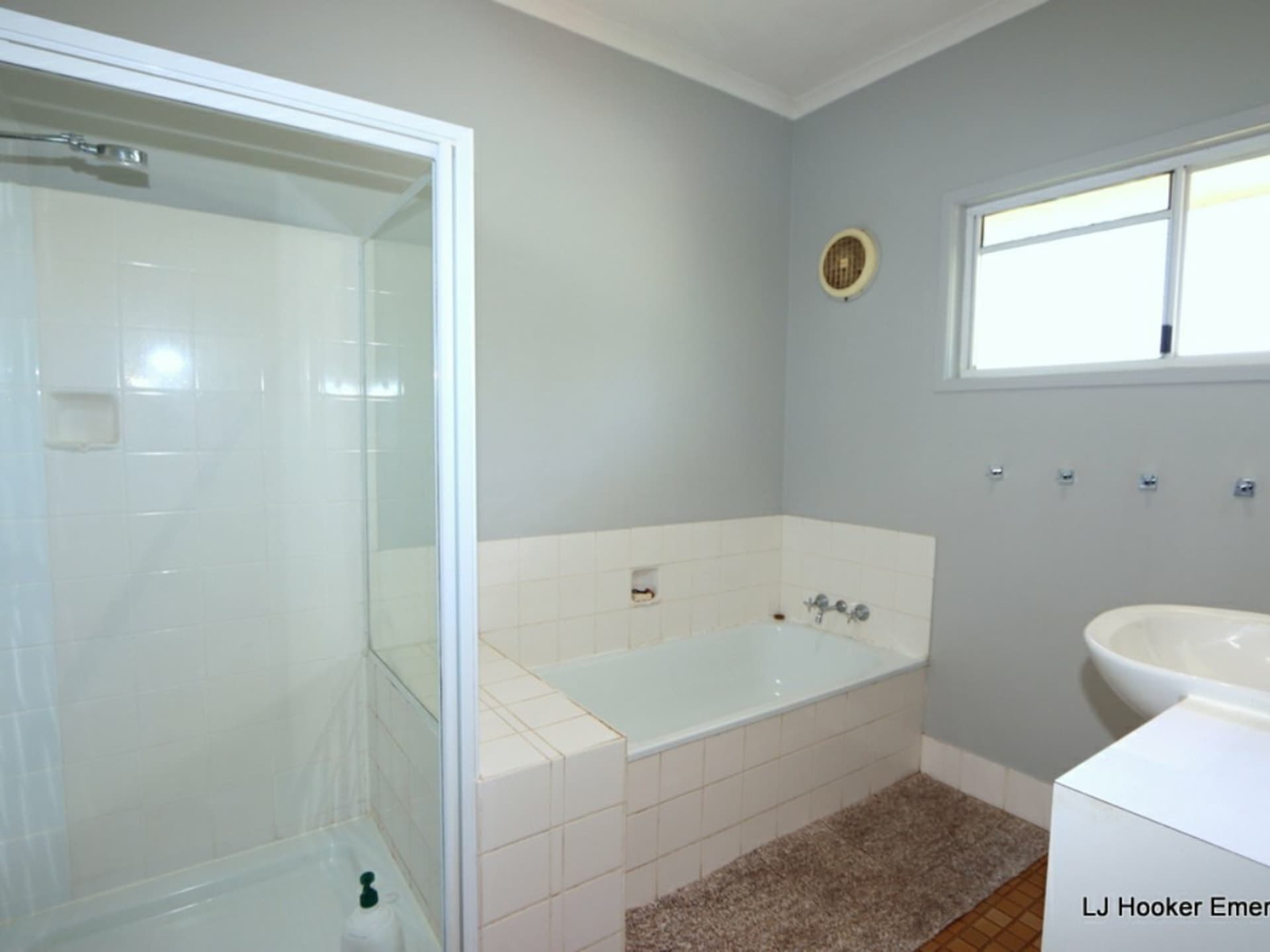 10 Colleen Avenue Emerald QLD, Emerald - Thumbnail 5