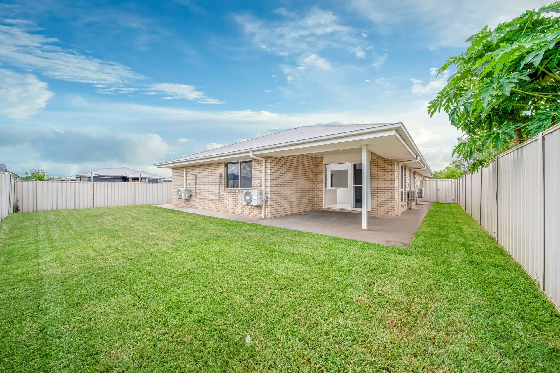12 Amber Street Emerald QLD, Emerald - Thumbnail 2