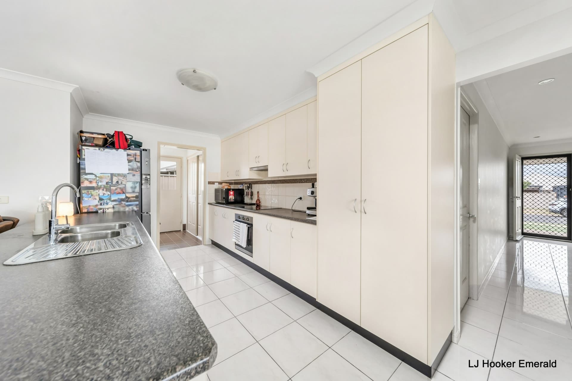 43 Blue Gums Drive Emerald QLD, Emerald - Thumbnail 5