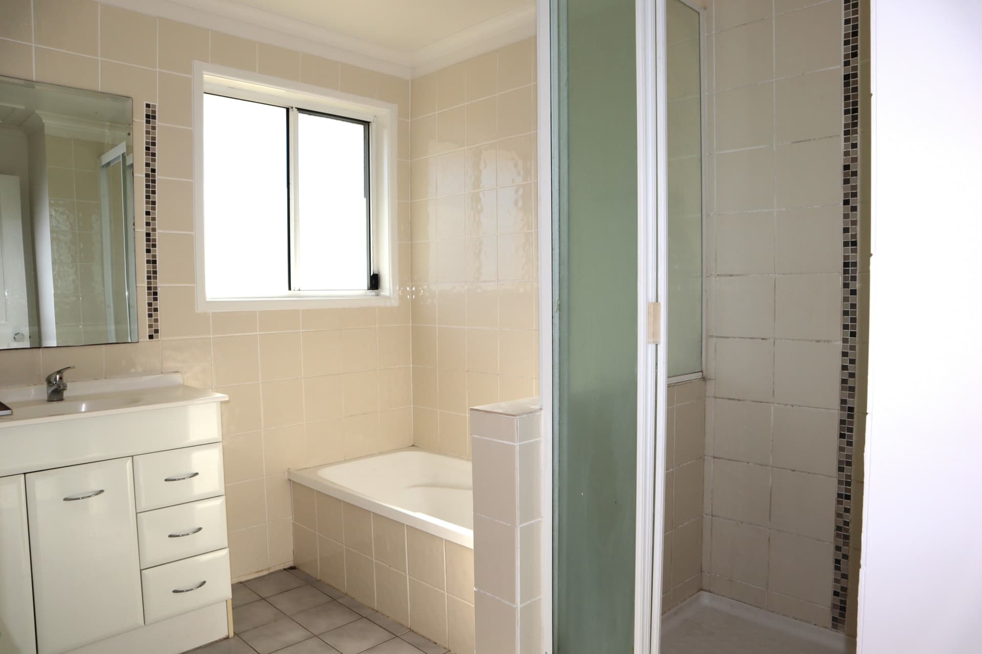 9 Bauhinia Court Emerald QLD, Emerald - Image 1