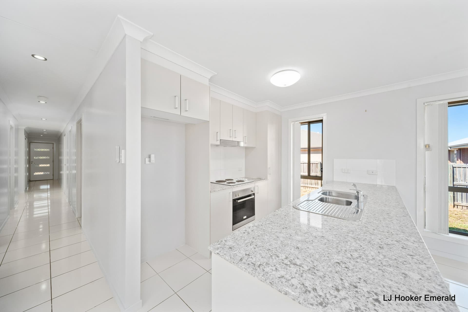 26 Amber Street Emerald QLD, Emerald - Thumbnail 4